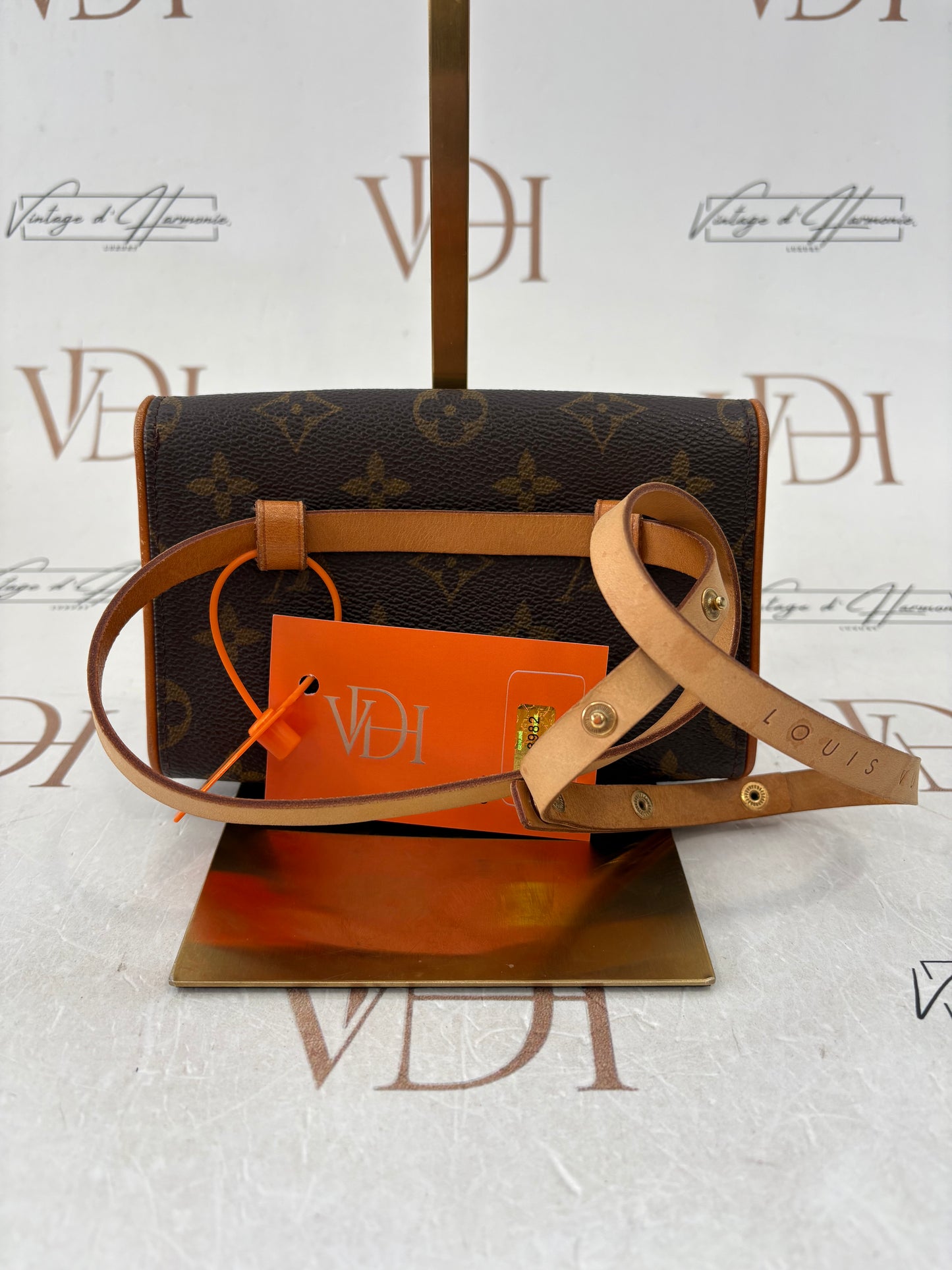 018982 - Louis Vuitton Florentine