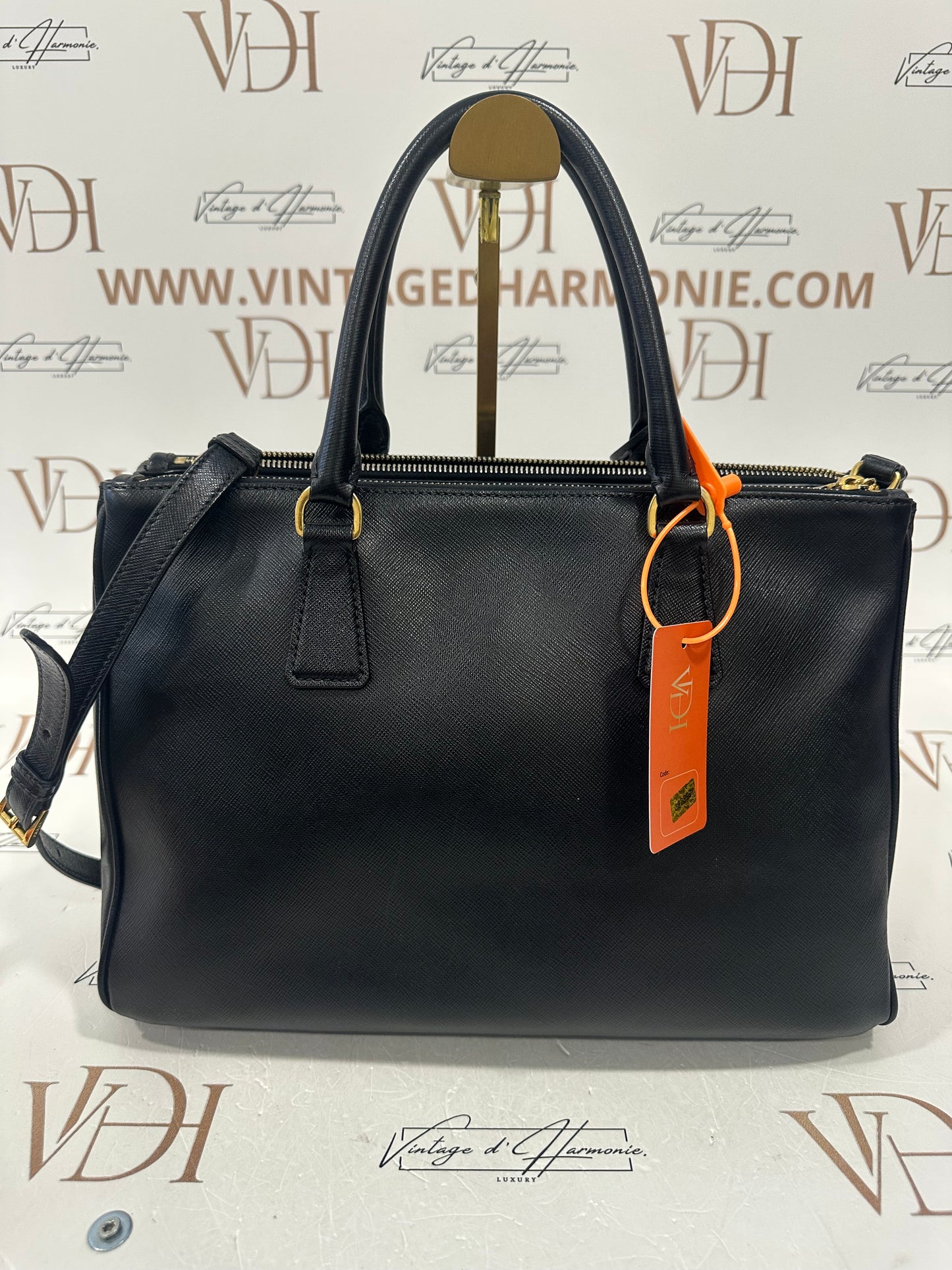 382899 - Prada Galleria
