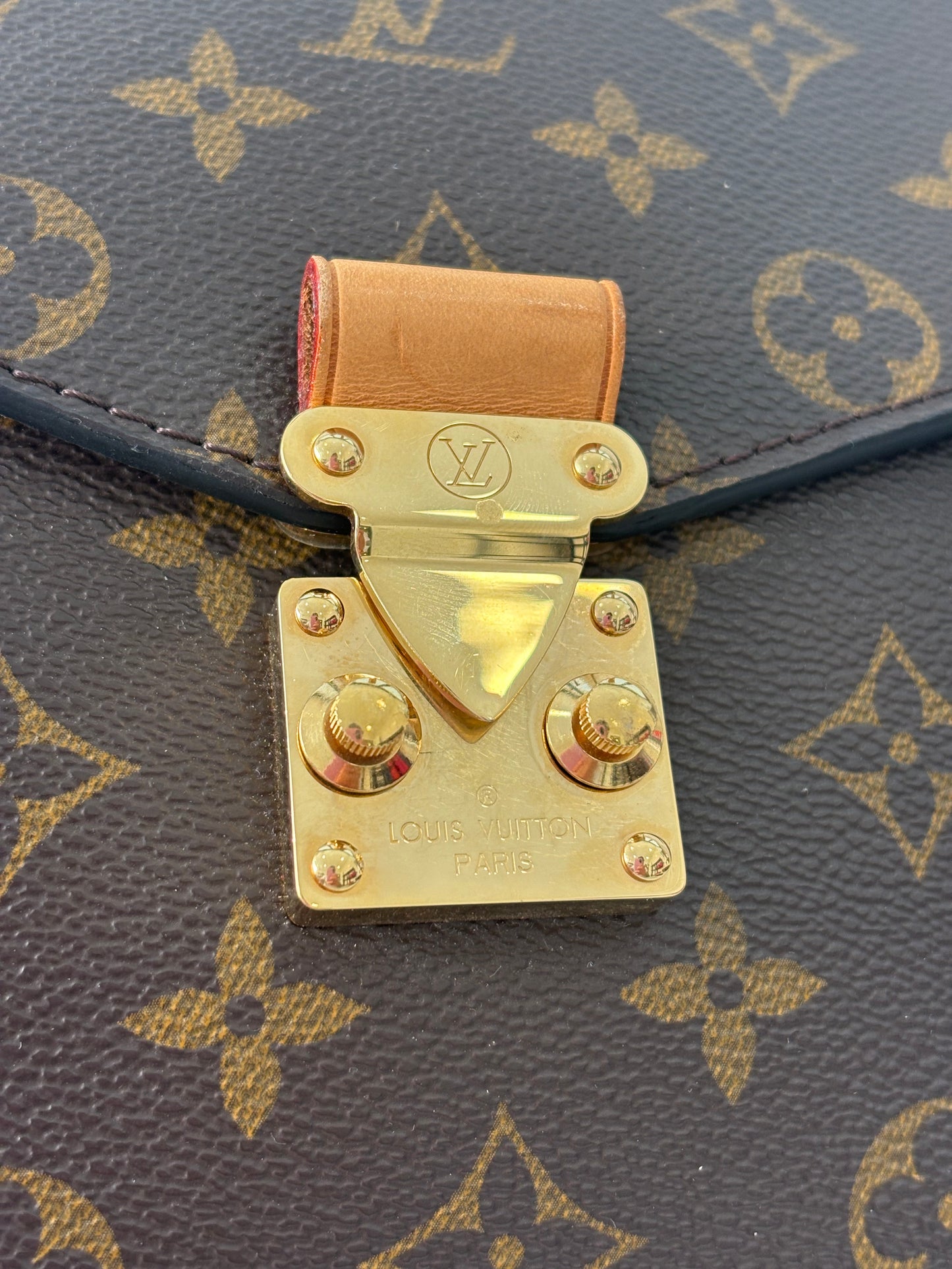 201106 - Louis Vuitton Metis