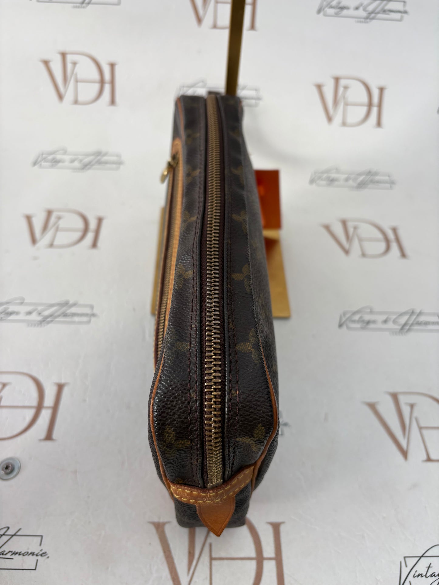018960 - Louis Vuitton Dragonne GM