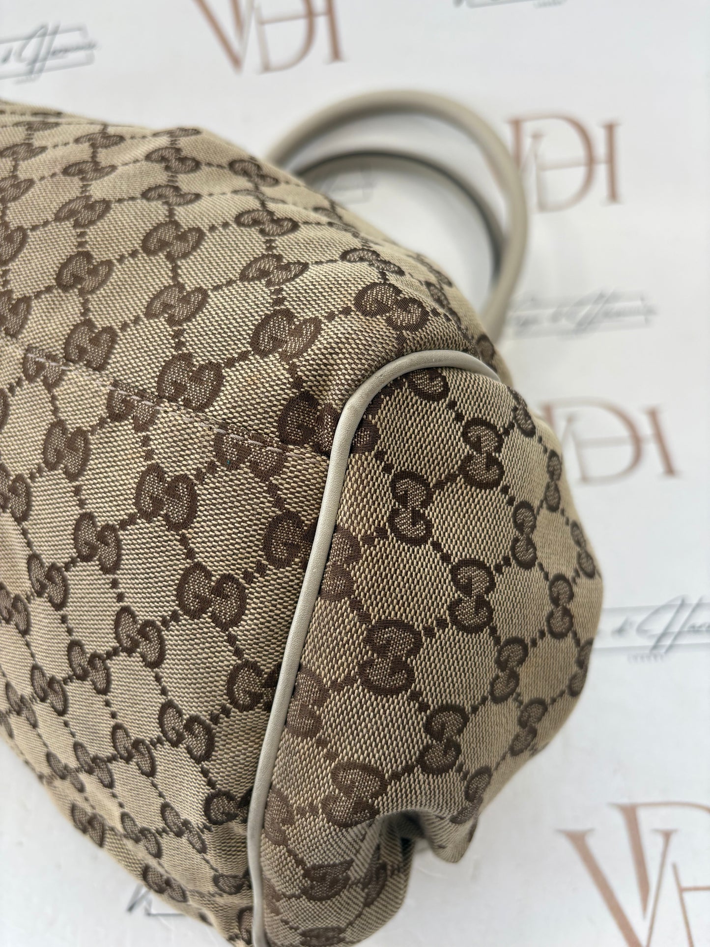 383935 - Gucci Sukey