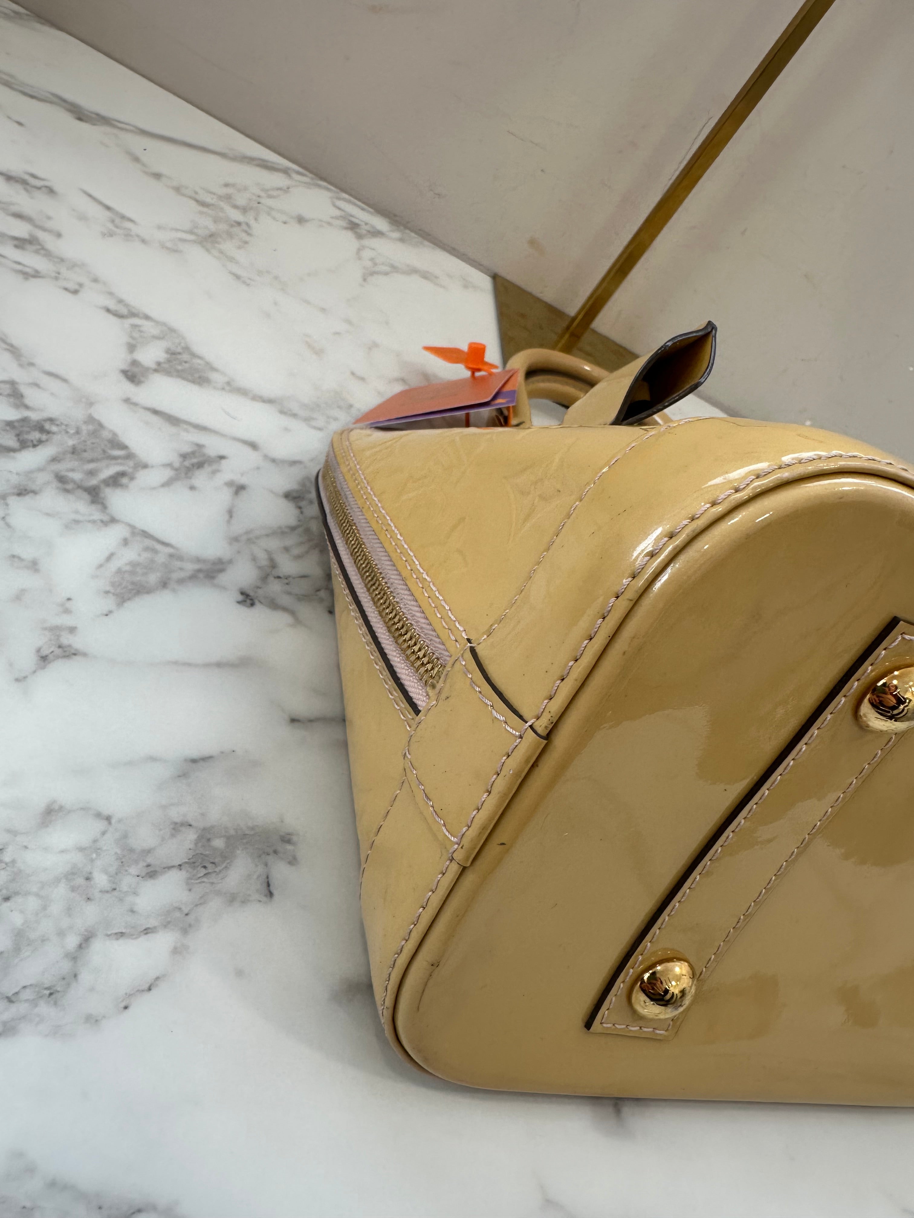 Louis Vuitton Alma Vernis Beige