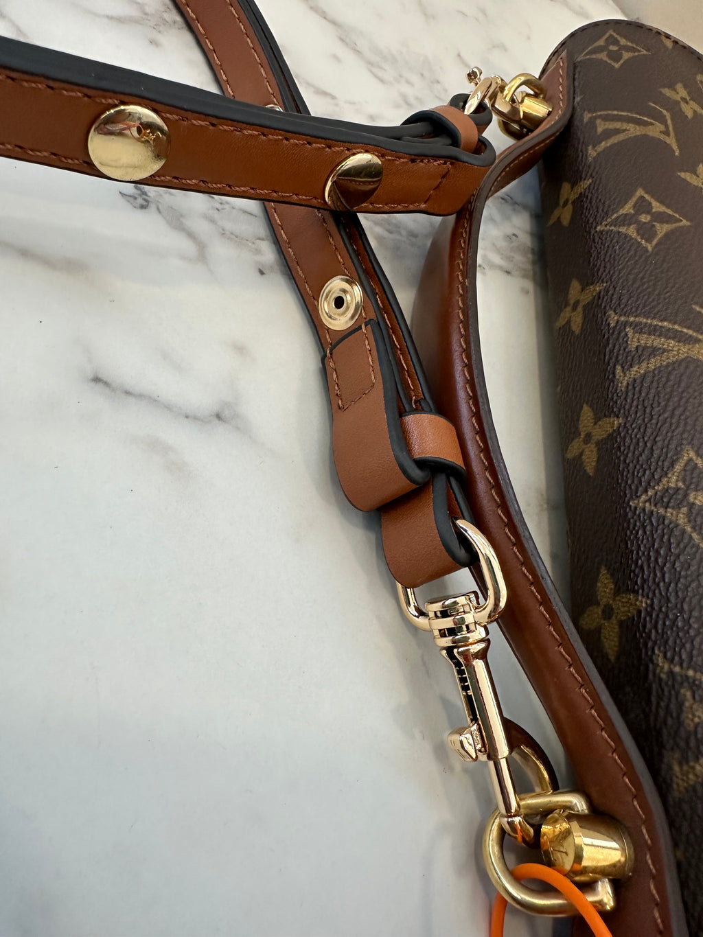 Louis Vuitton Monceau 28