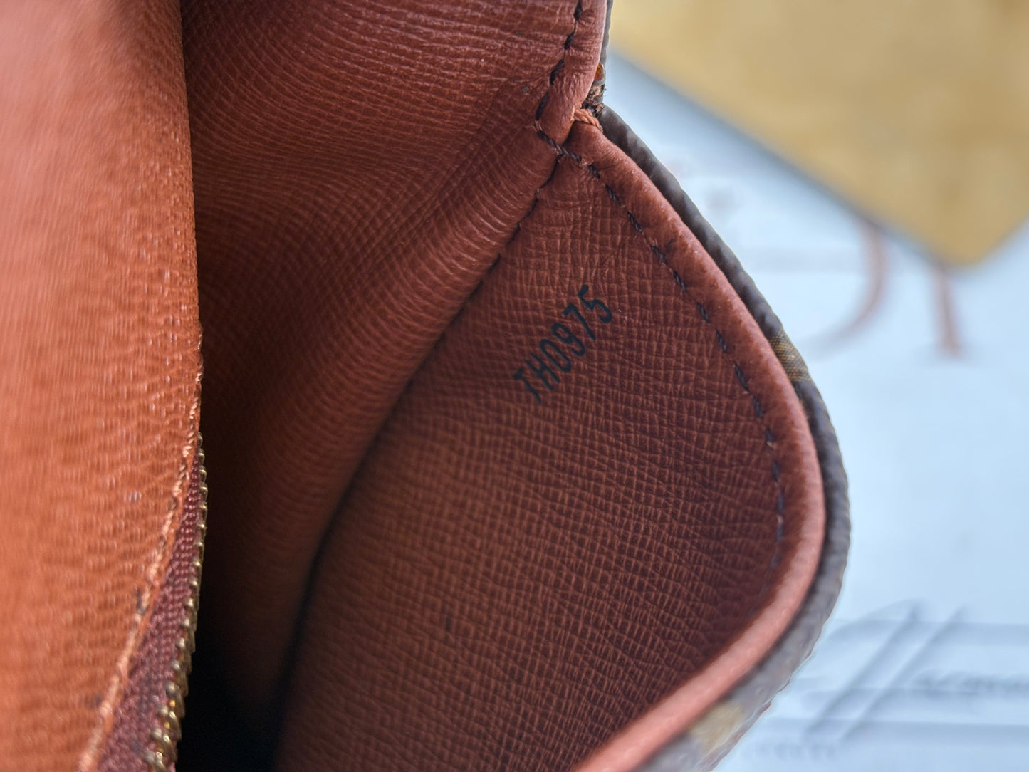 018181 - Louis Vuitton Saint Cloud MM