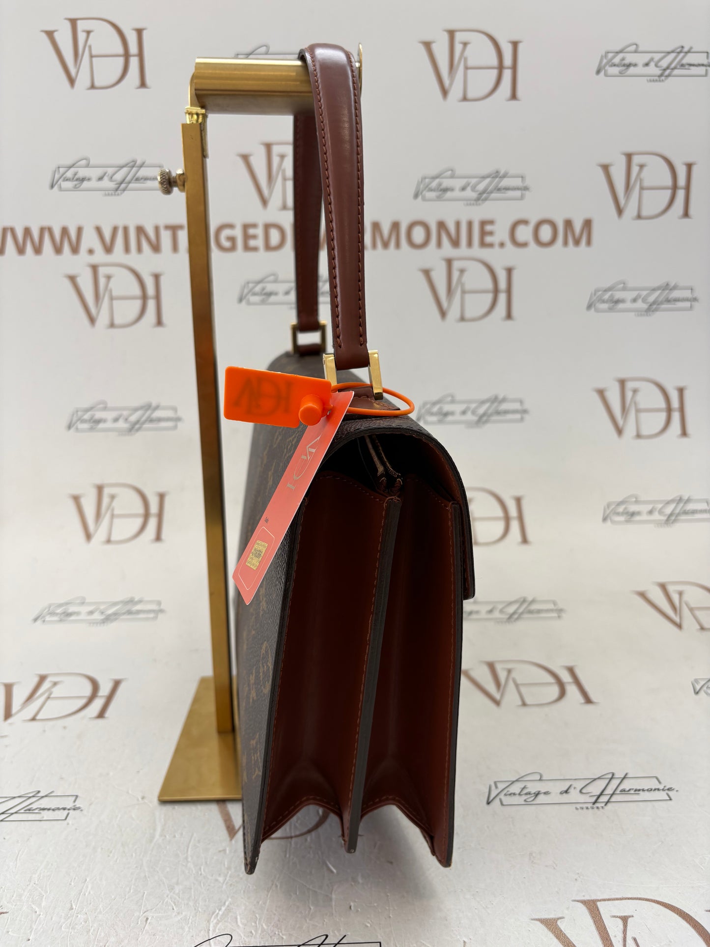 018366 - Louis Vuitton Concorde