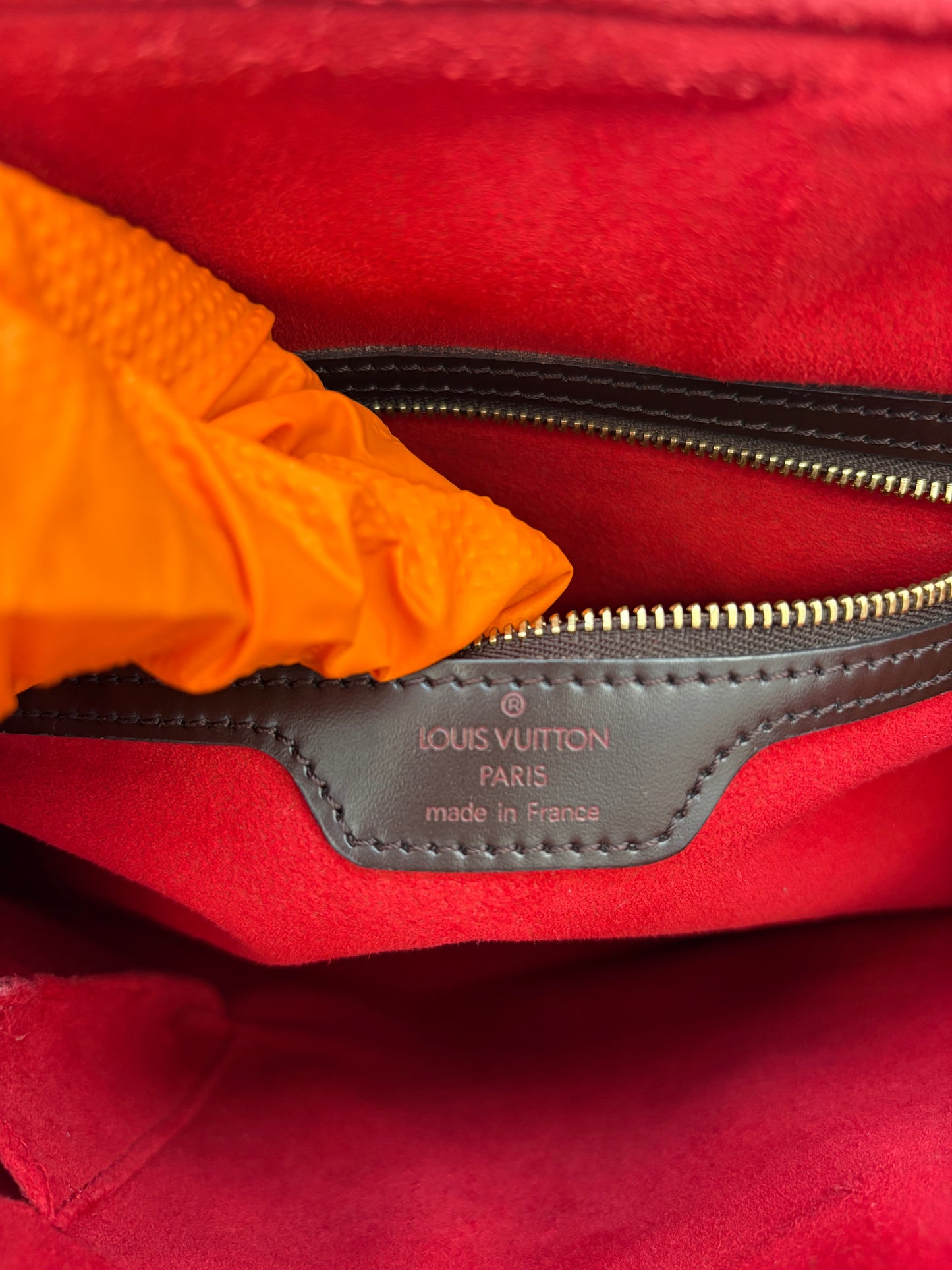 018260 - Louis Vuitton Uzes