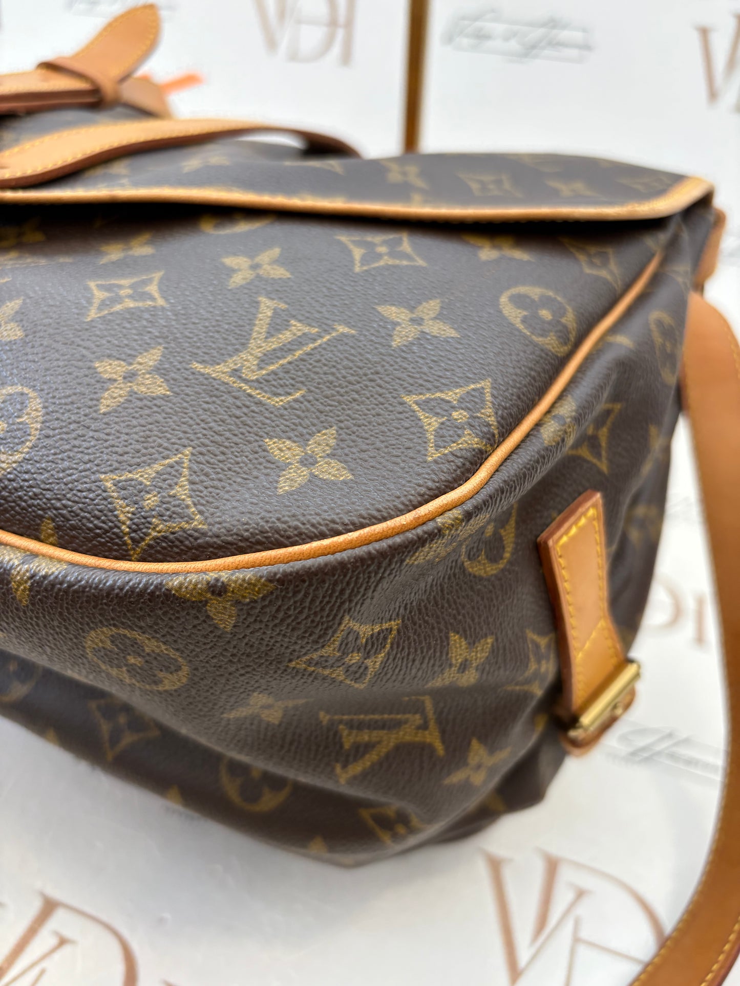 016919 - Louis Vuitton Saumur 35