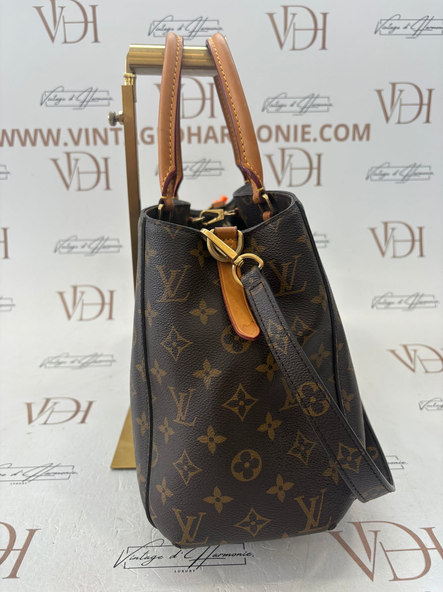 384100 - Louis Vuitton Montaigne