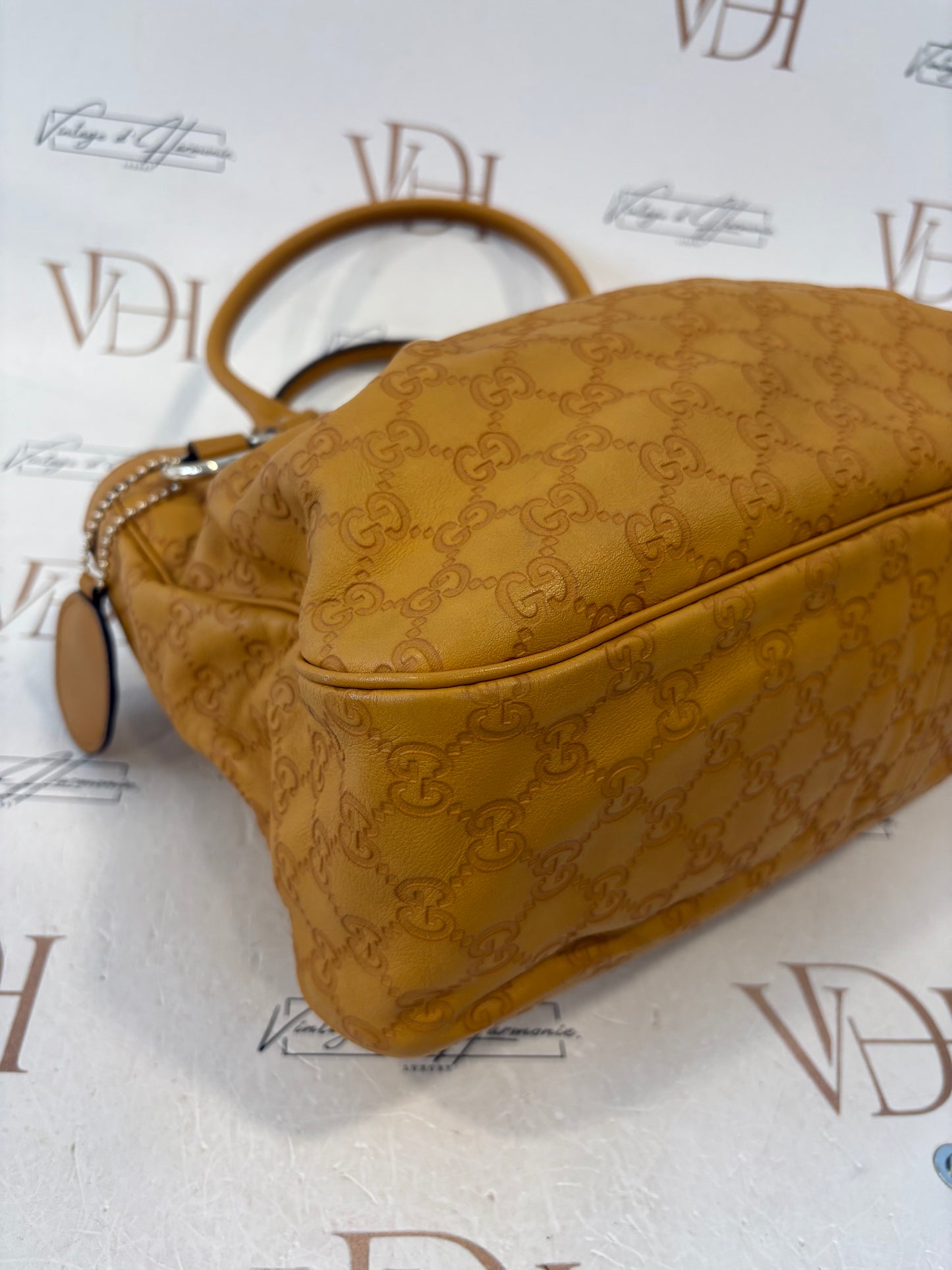 200935 - Gucci Sukey