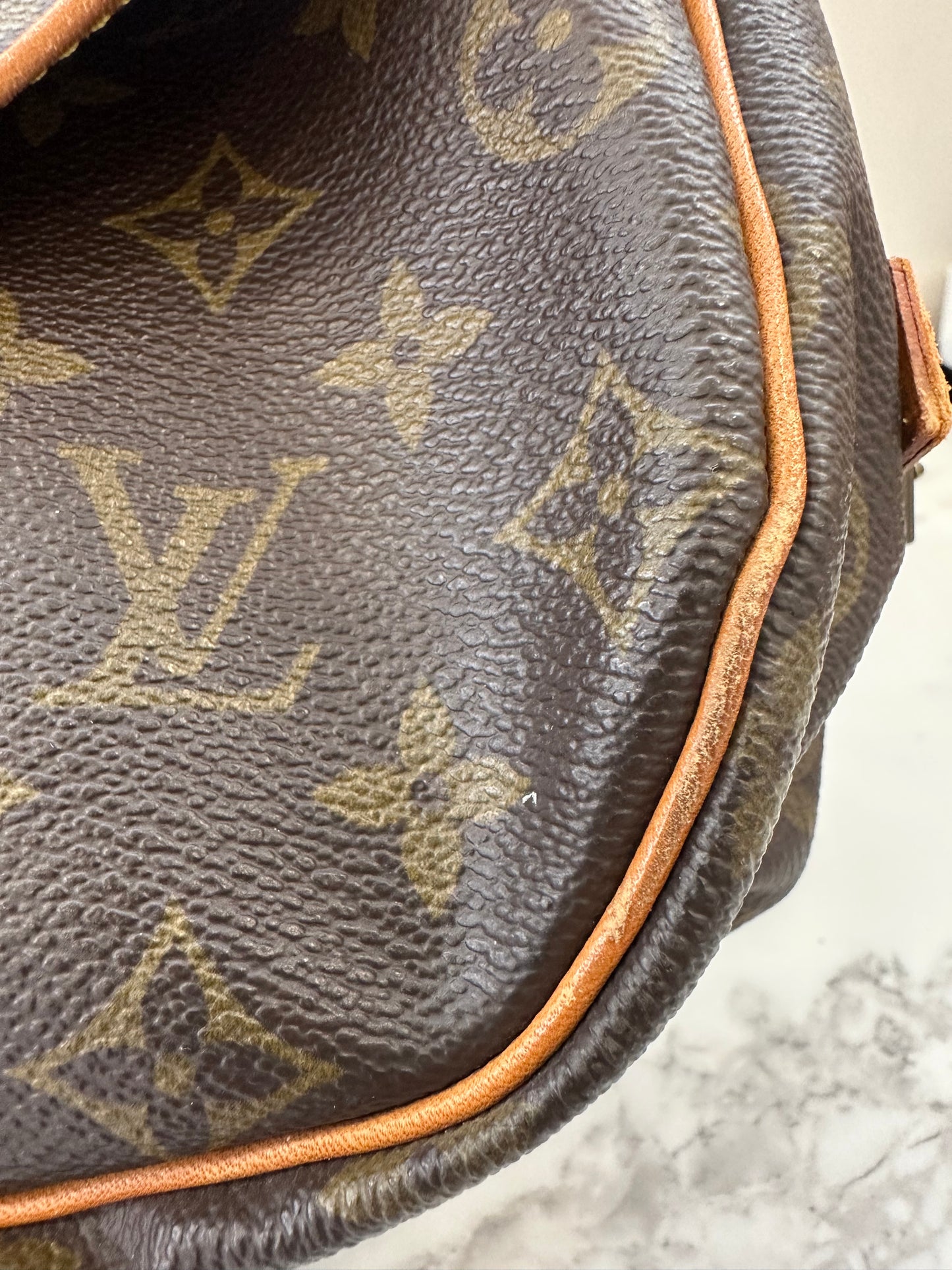 Louis Vuitton Saumur 35
