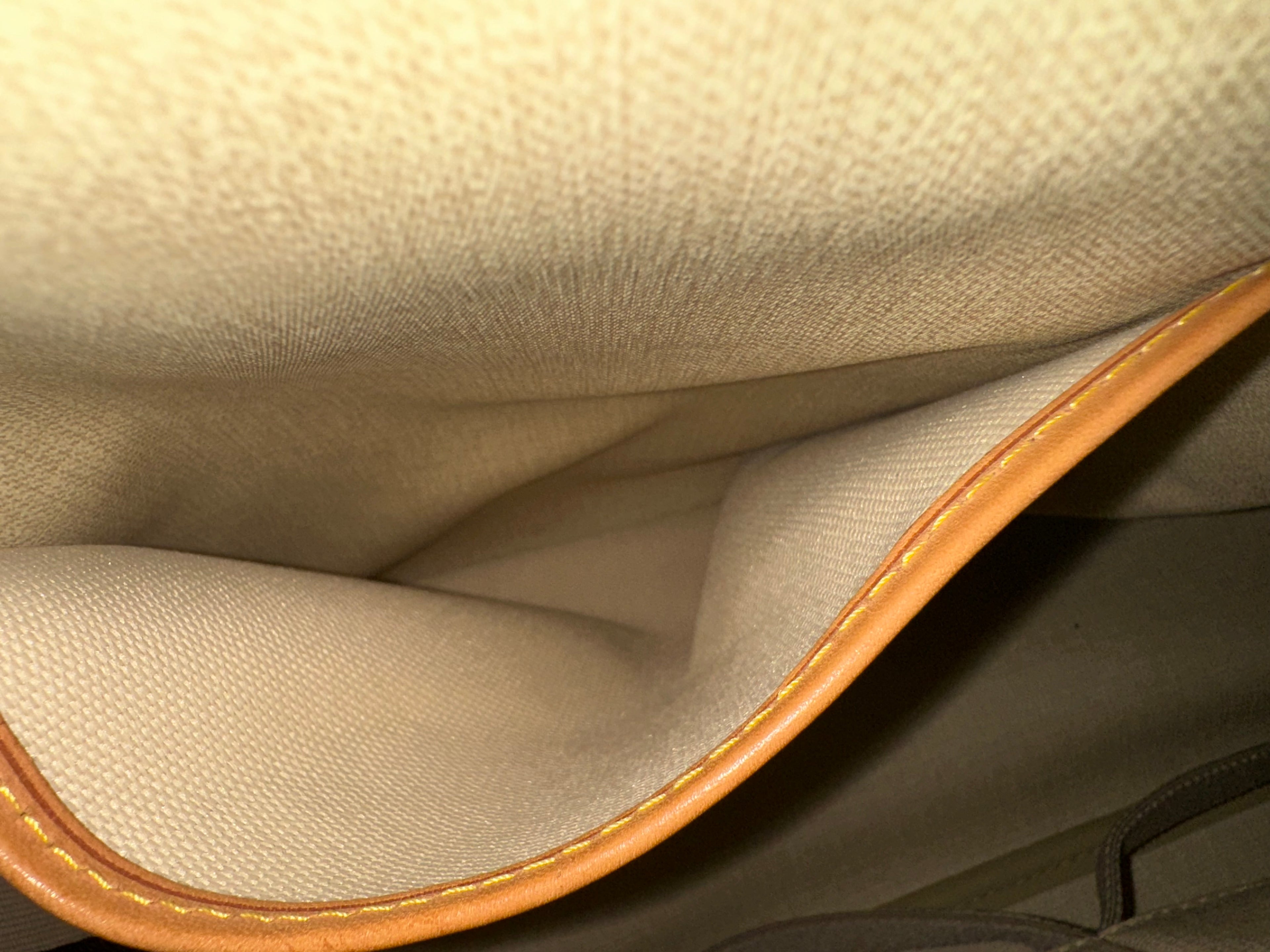 Louis Vuitton Deauville