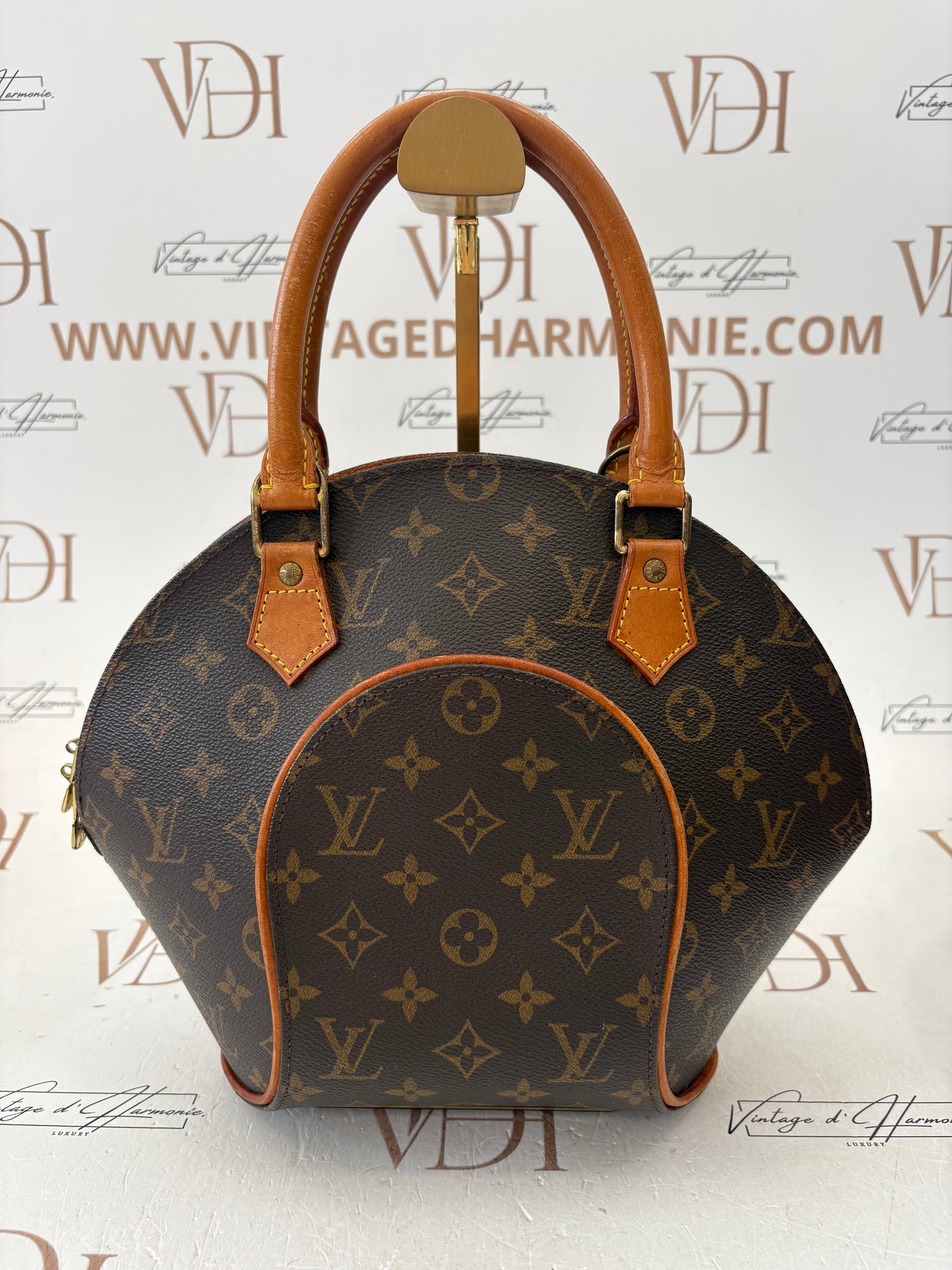 018568 - Louis Vuitton Ellipse PM