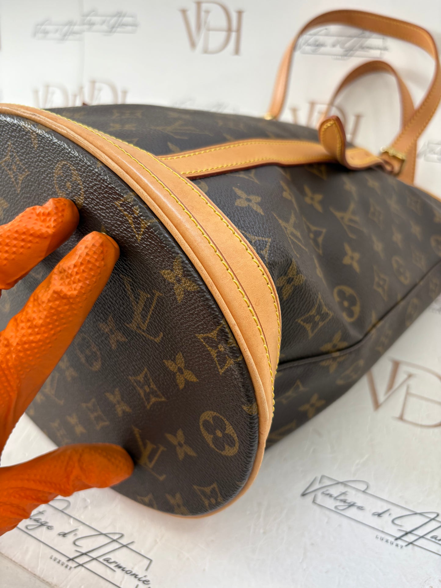 018790 - Louis Vuitton Bucket GM