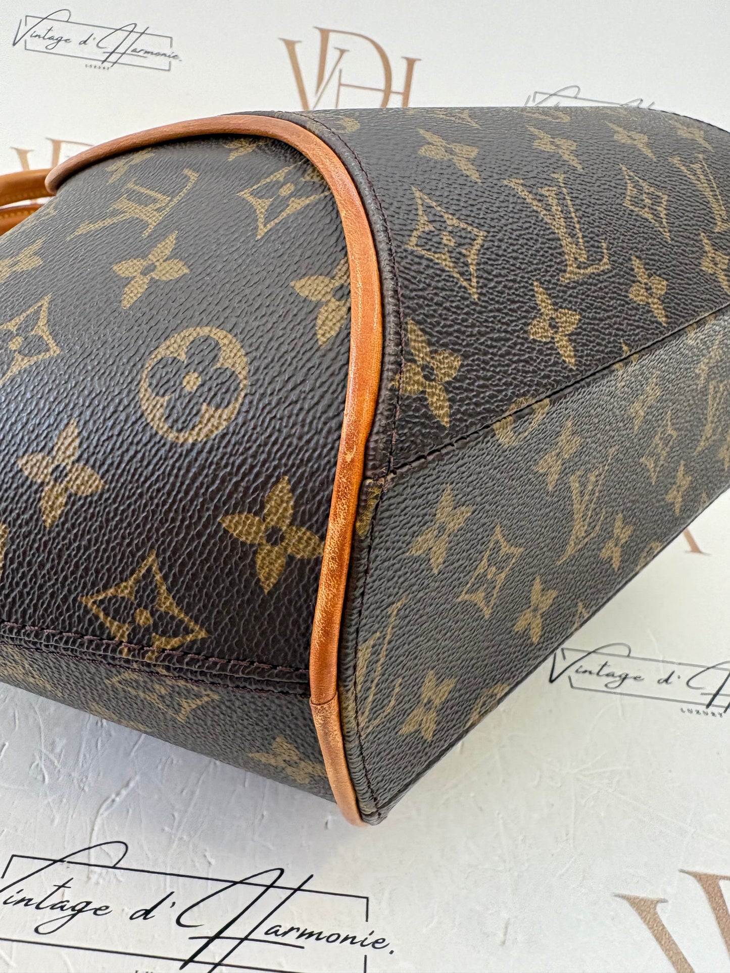 017712 - Louis Vuitton Ellipse MM