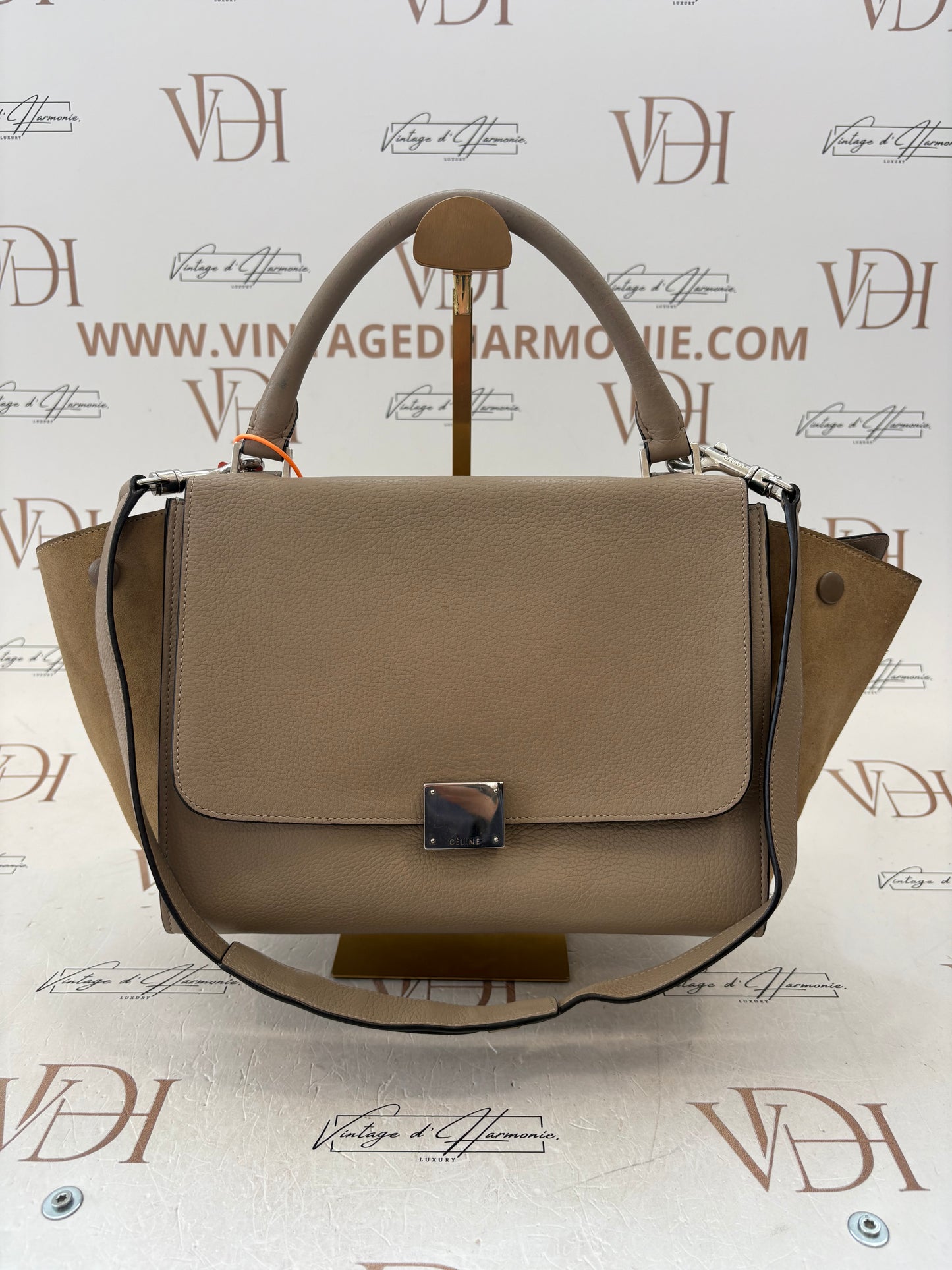 384131 - Céline Trapeze