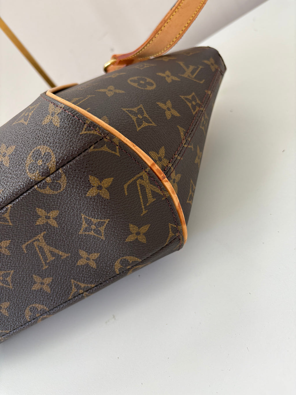 Louis Vuitton Ellipse Shopping