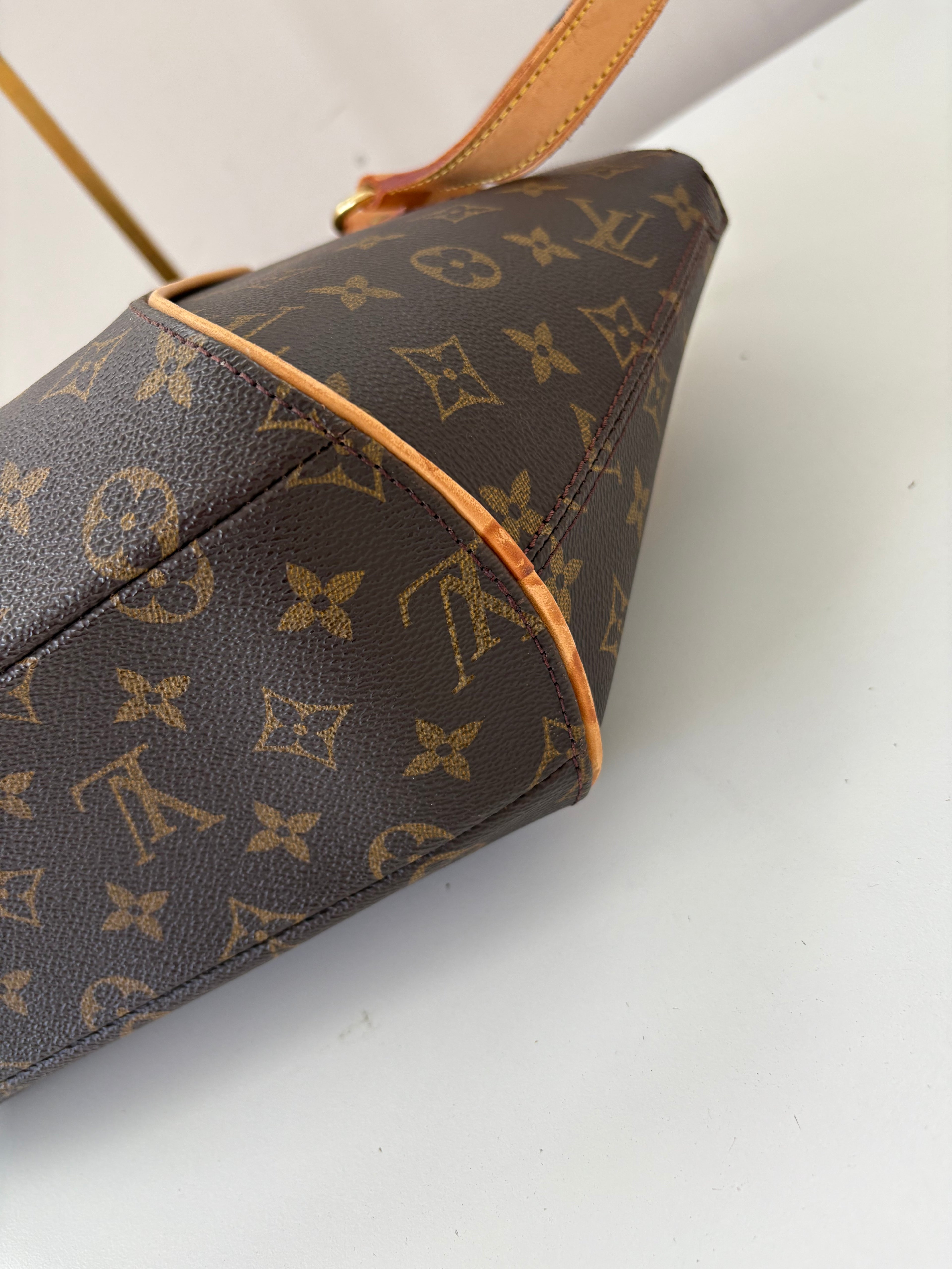 Louis Vuitton Ellipse Shopping