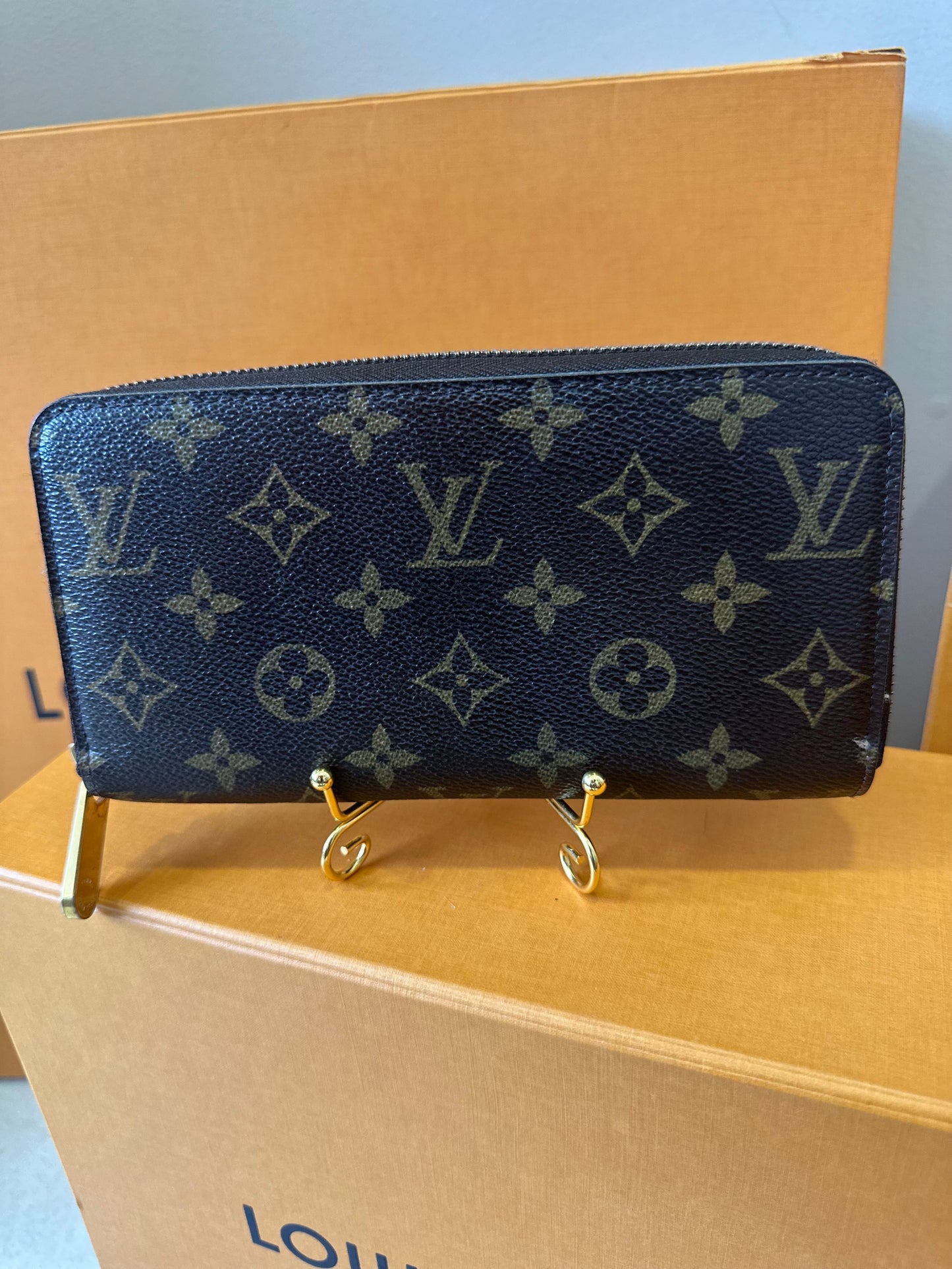 Louis Vuitton Zippy Wallet