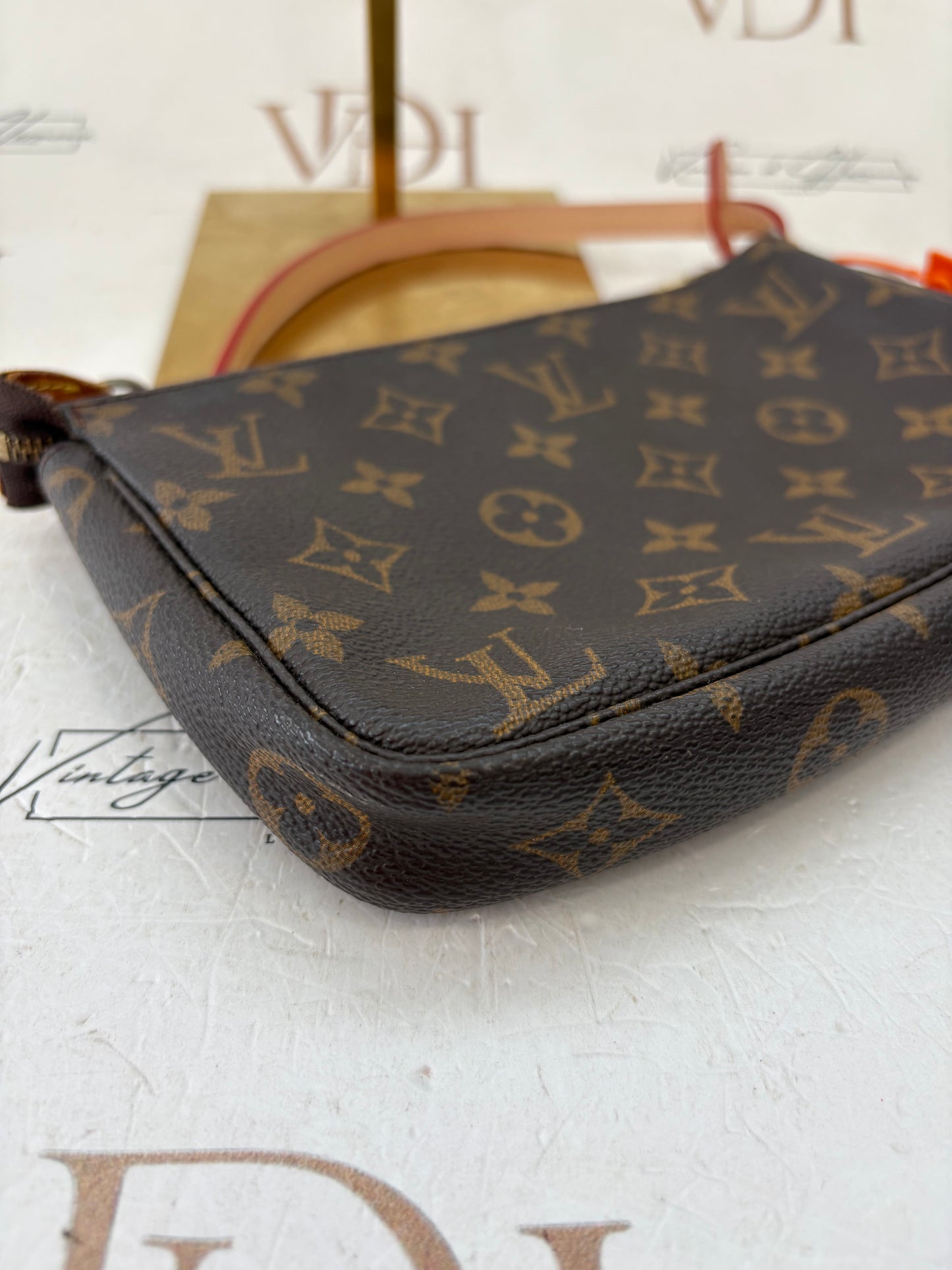 018743 - Louis Vuitton Pochette Accessoires