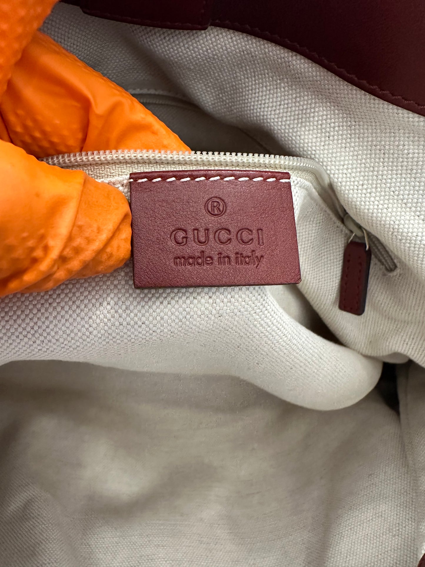 382879 - Gucci Sukey
