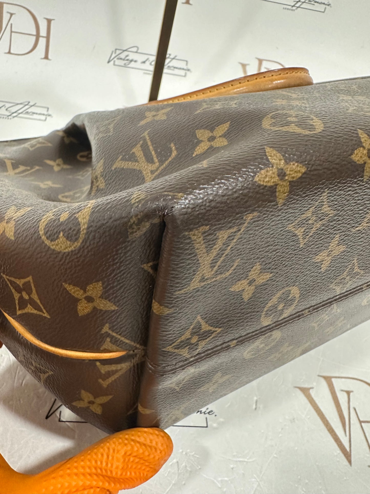 382974 - Louis Vuitton Turenne