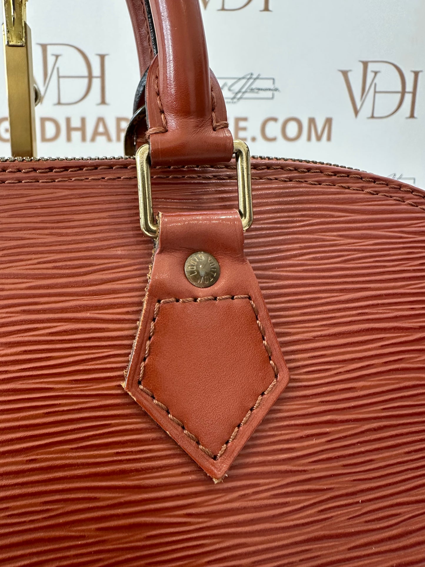 017836 - Louis Vuitton Alma Epi Brown