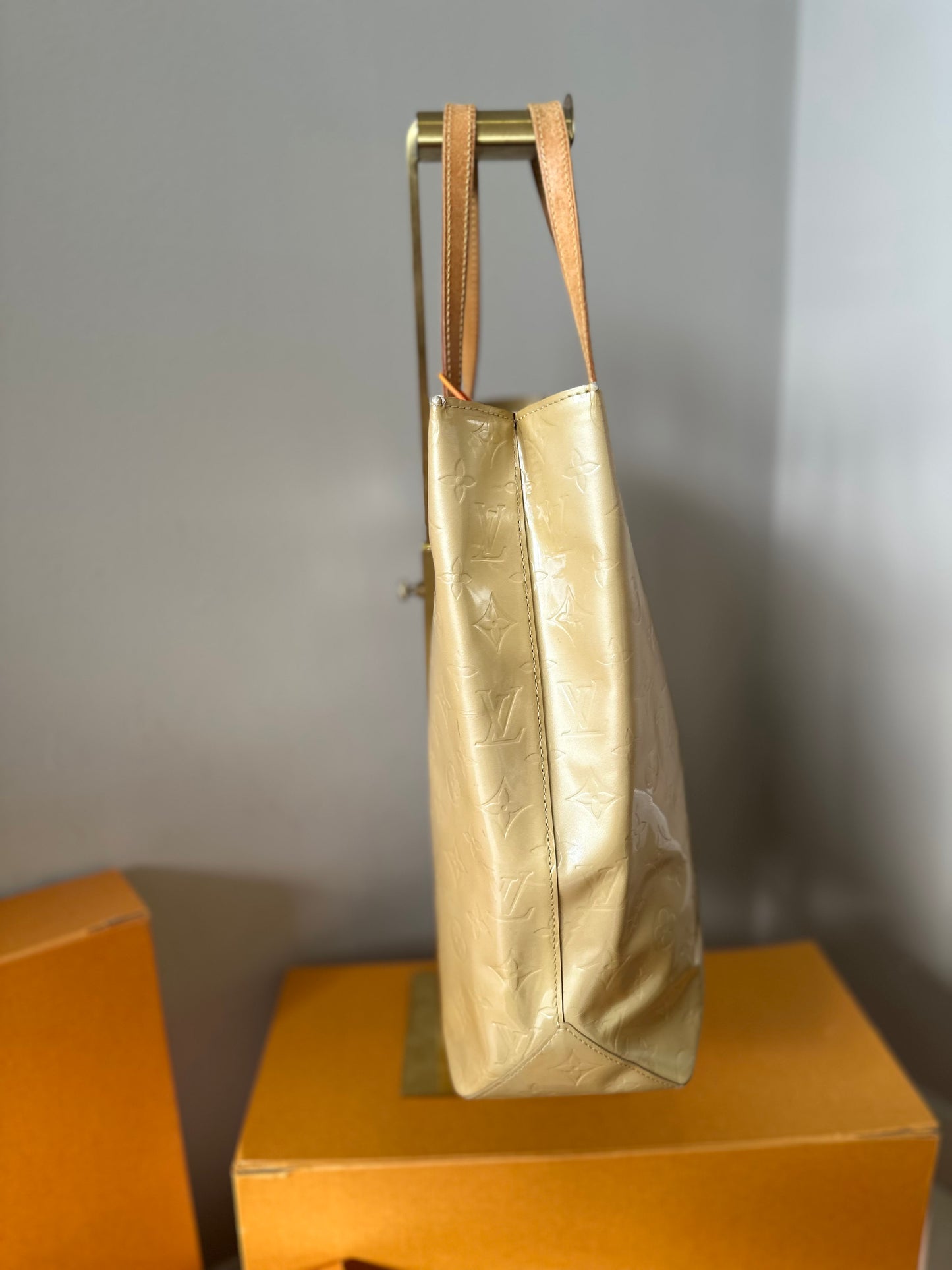 Louis Vuitton Tote MM vernis