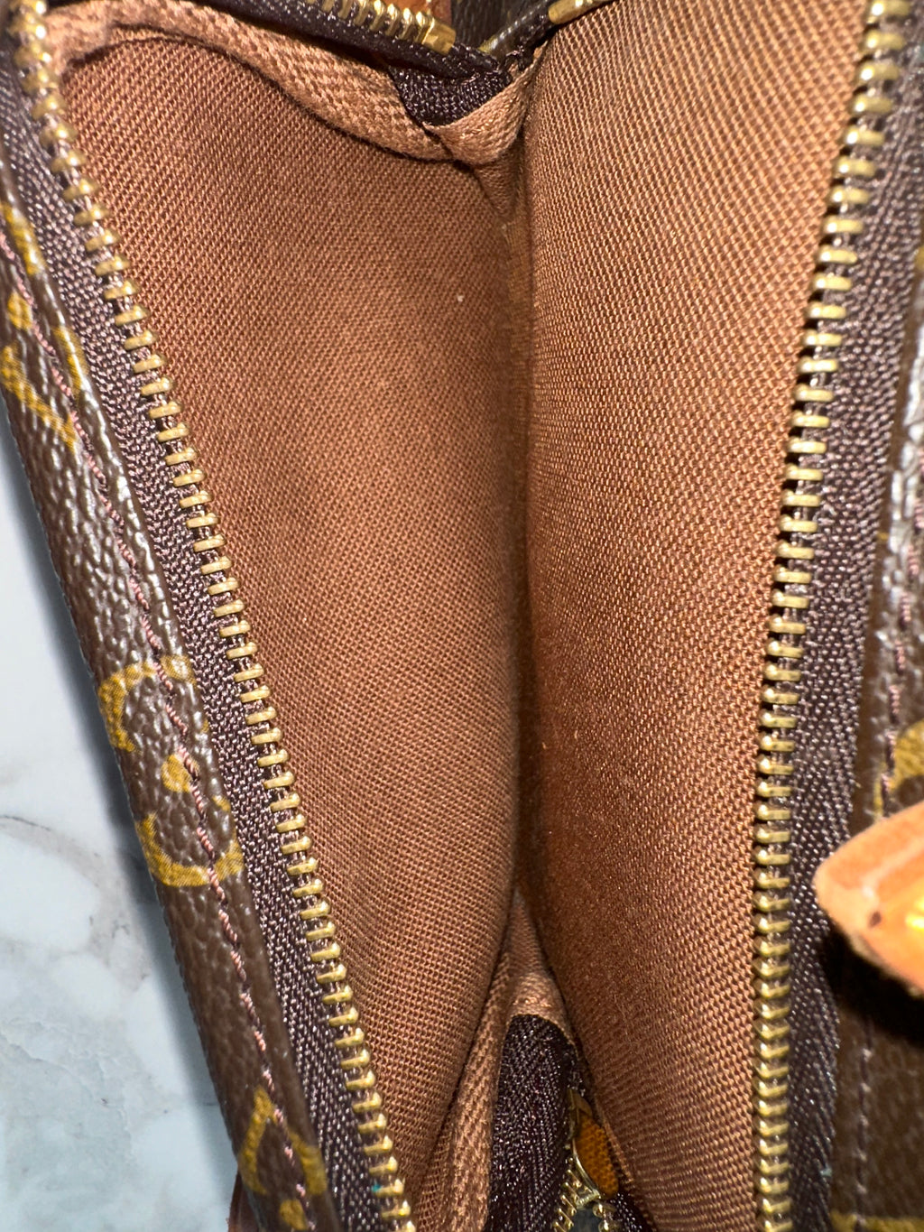 Louis Vuitton Montsouris MM