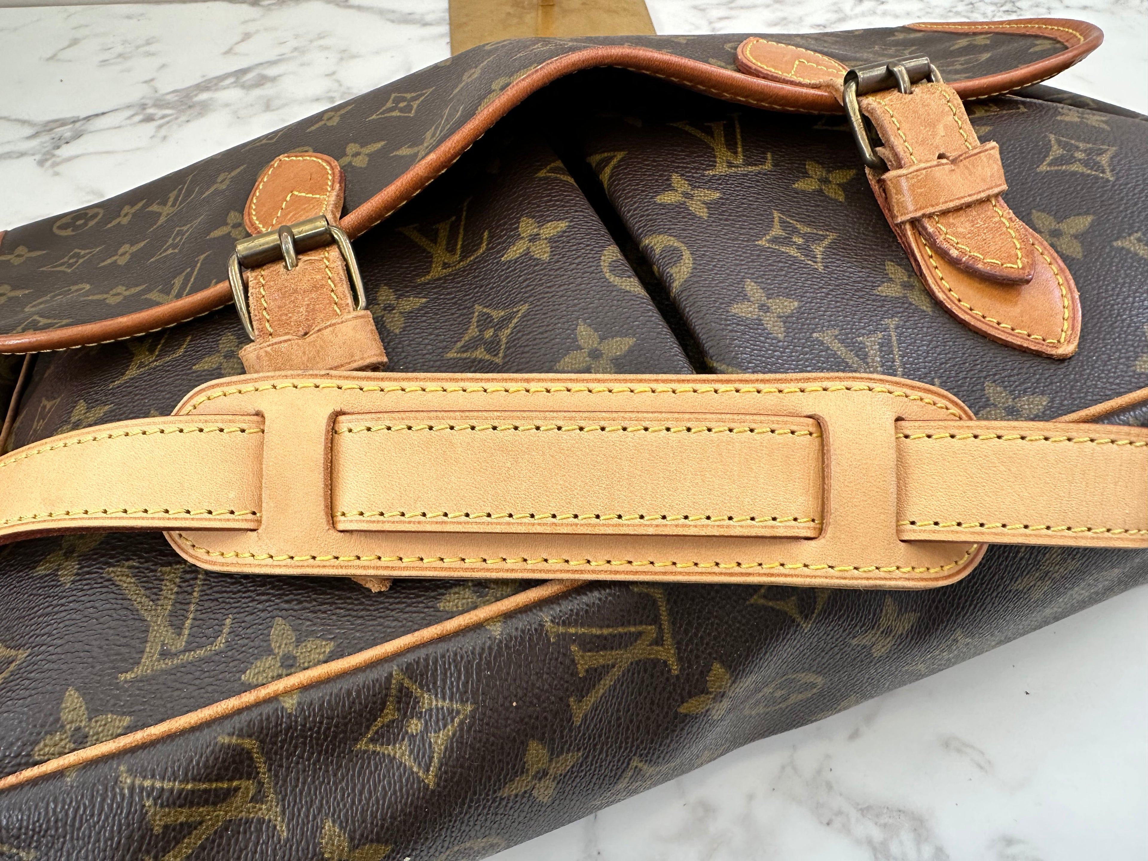 Louis Vuitton Gibeciere GM