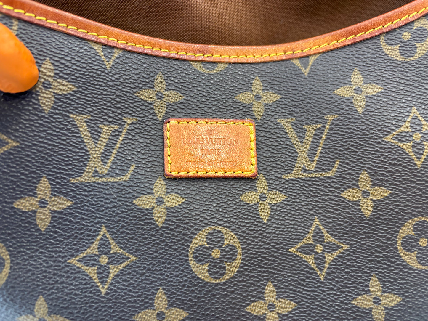 018589 - Louis Vuitton Saumur 35