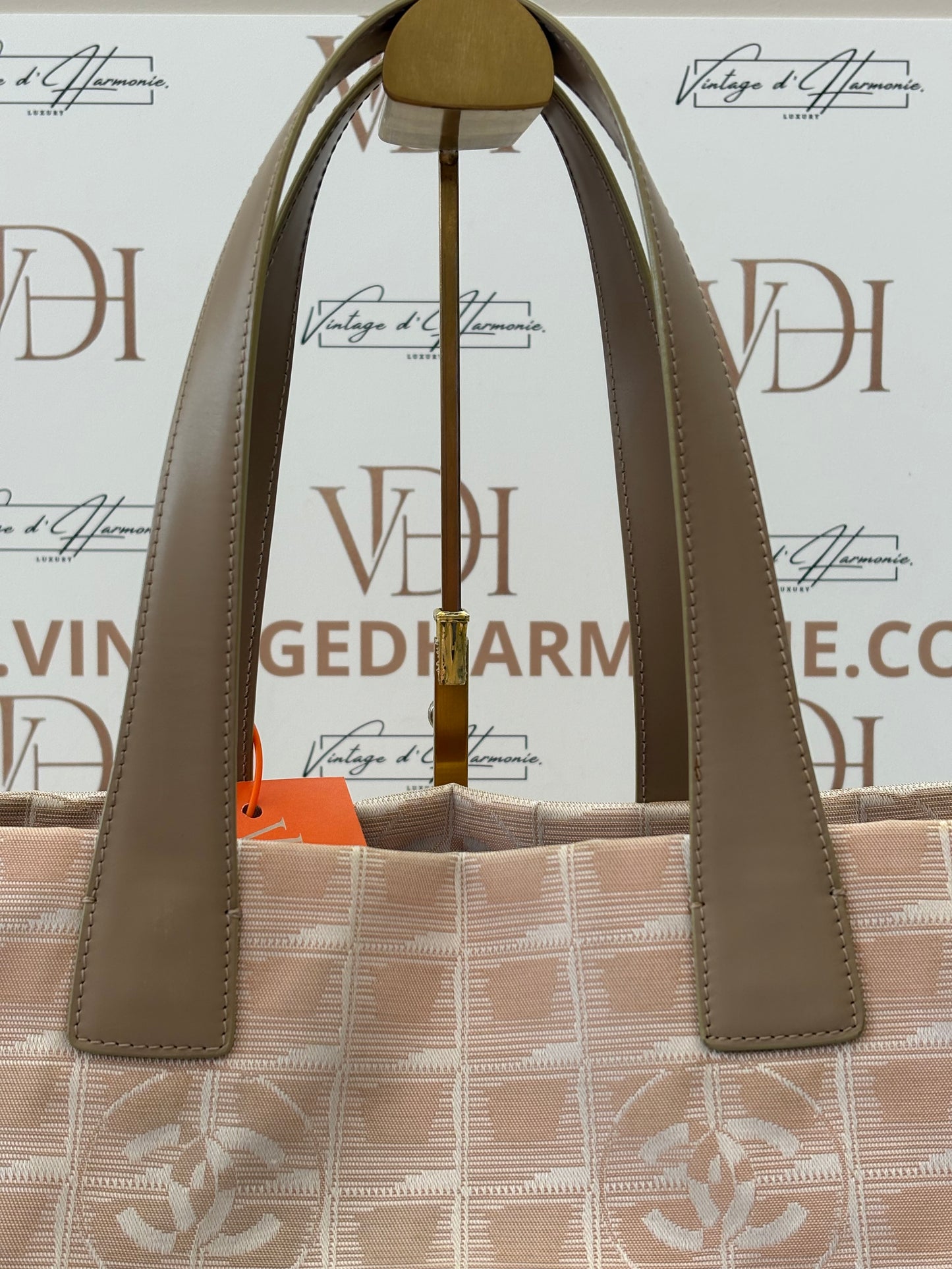 018207 - Chanel Tote MM Jacquard