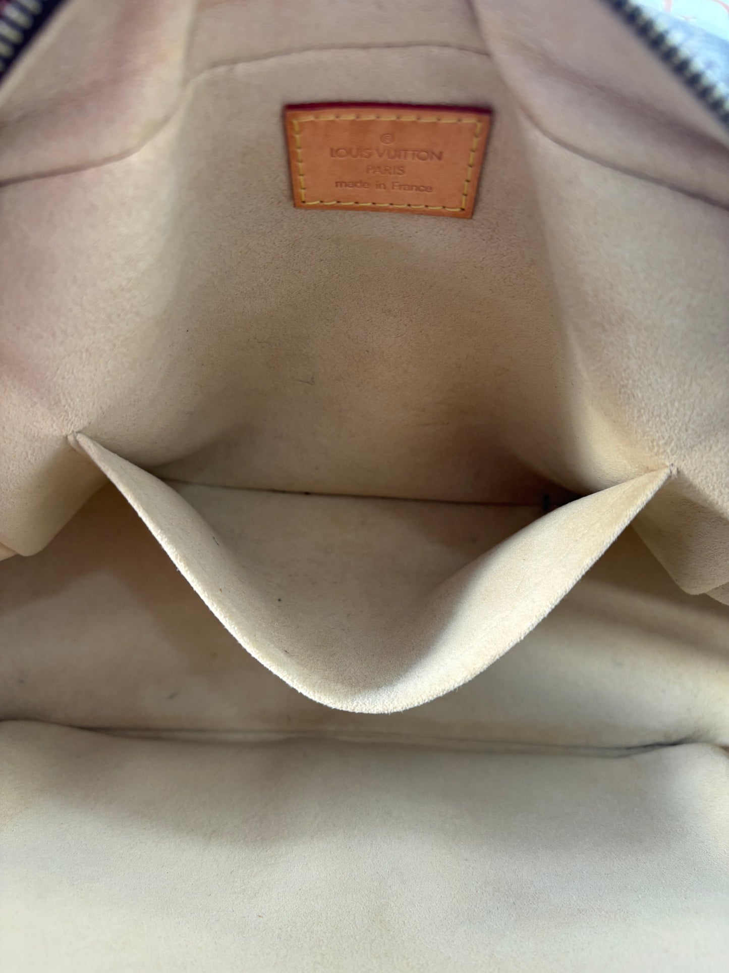018904 - Louis Vuitton Manhattan PM