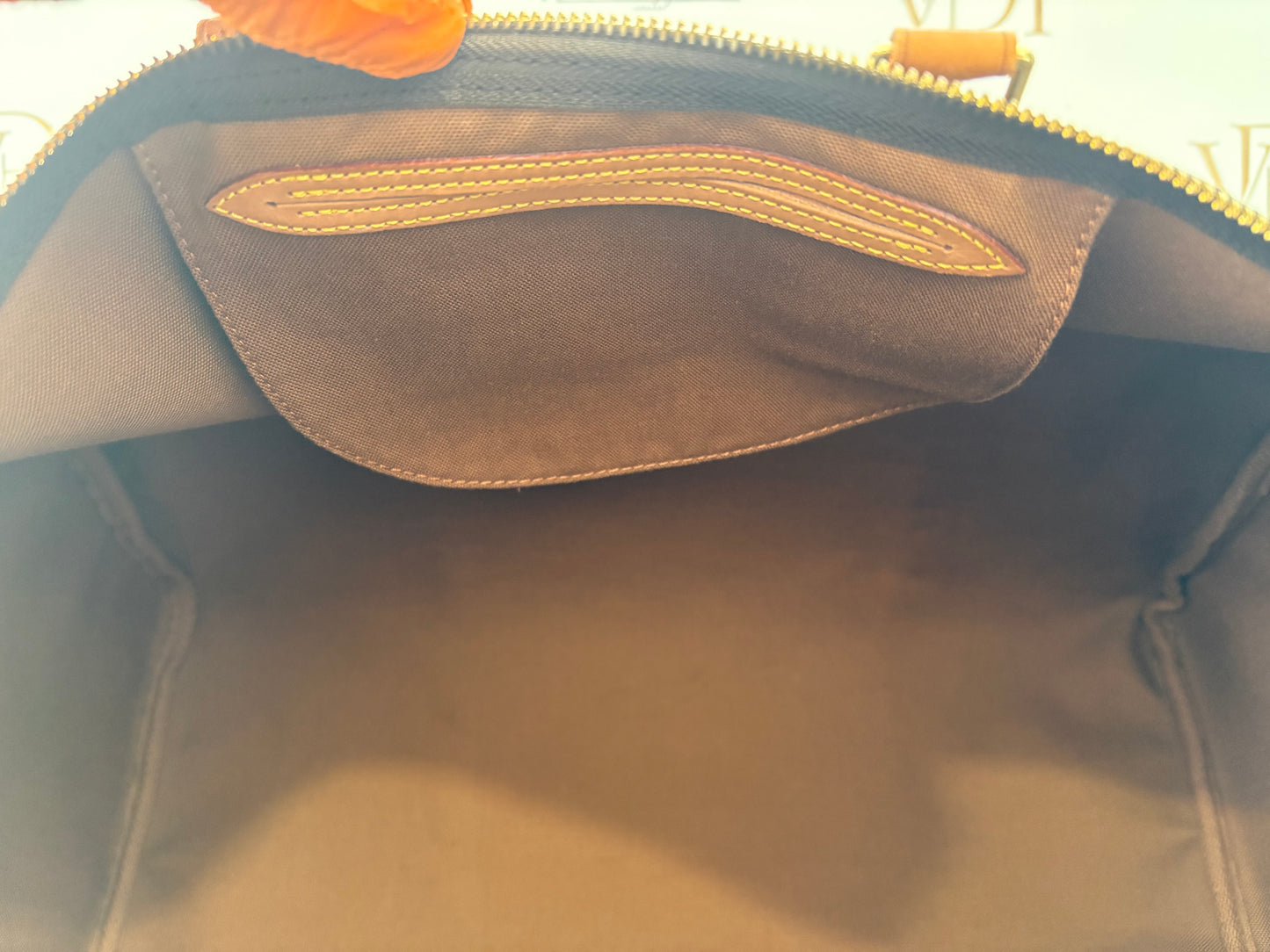 018820 - Louis Vuitton Speedy 40