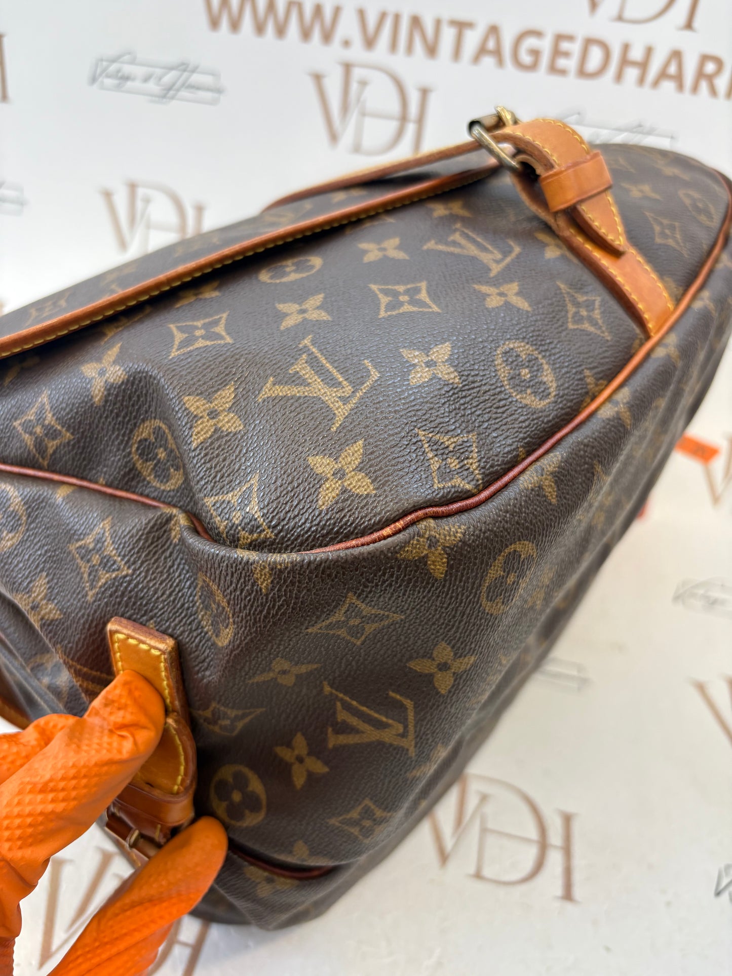 018589 - Louis Vuitton Saumur 35