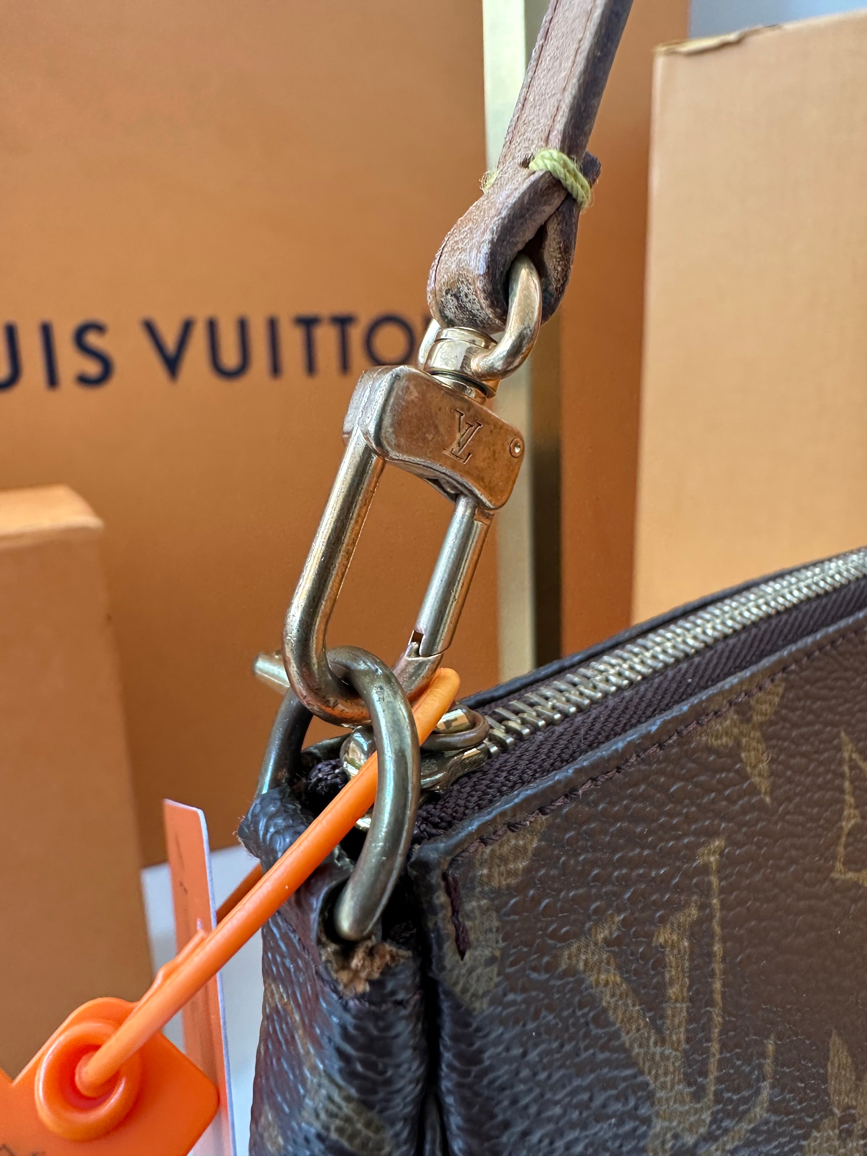 Louis Vuitton Pochette