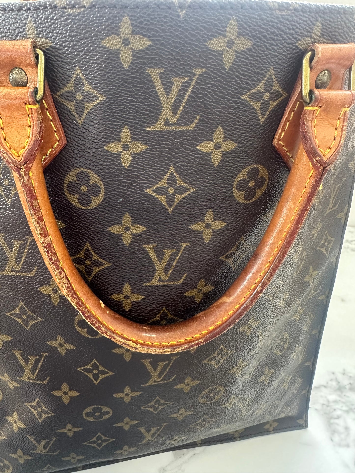 Louis Vuitton Sac Plat