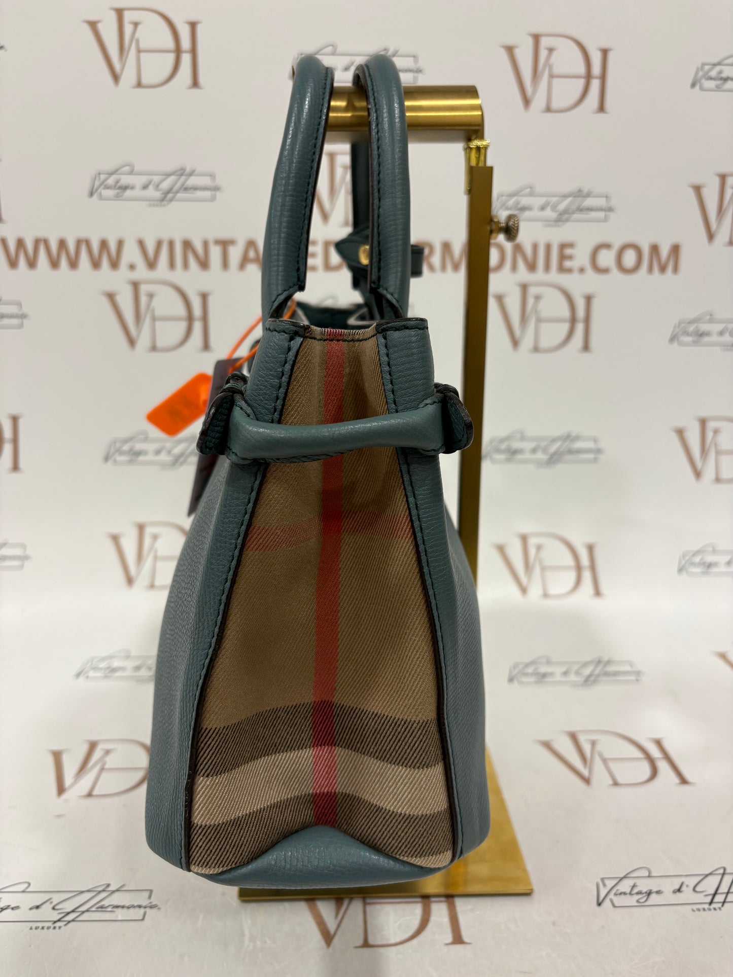383289 - Burberry The Banner