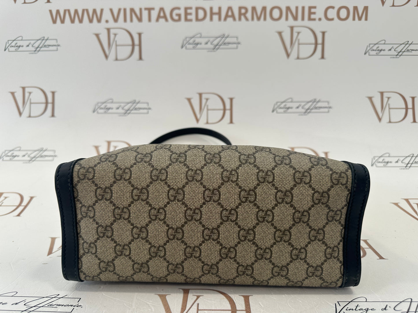 382218 - Gucci Padlock