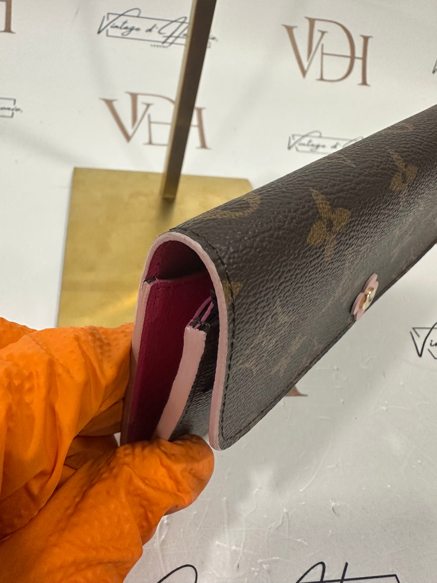 382538 - Louis Vuitton Emilie