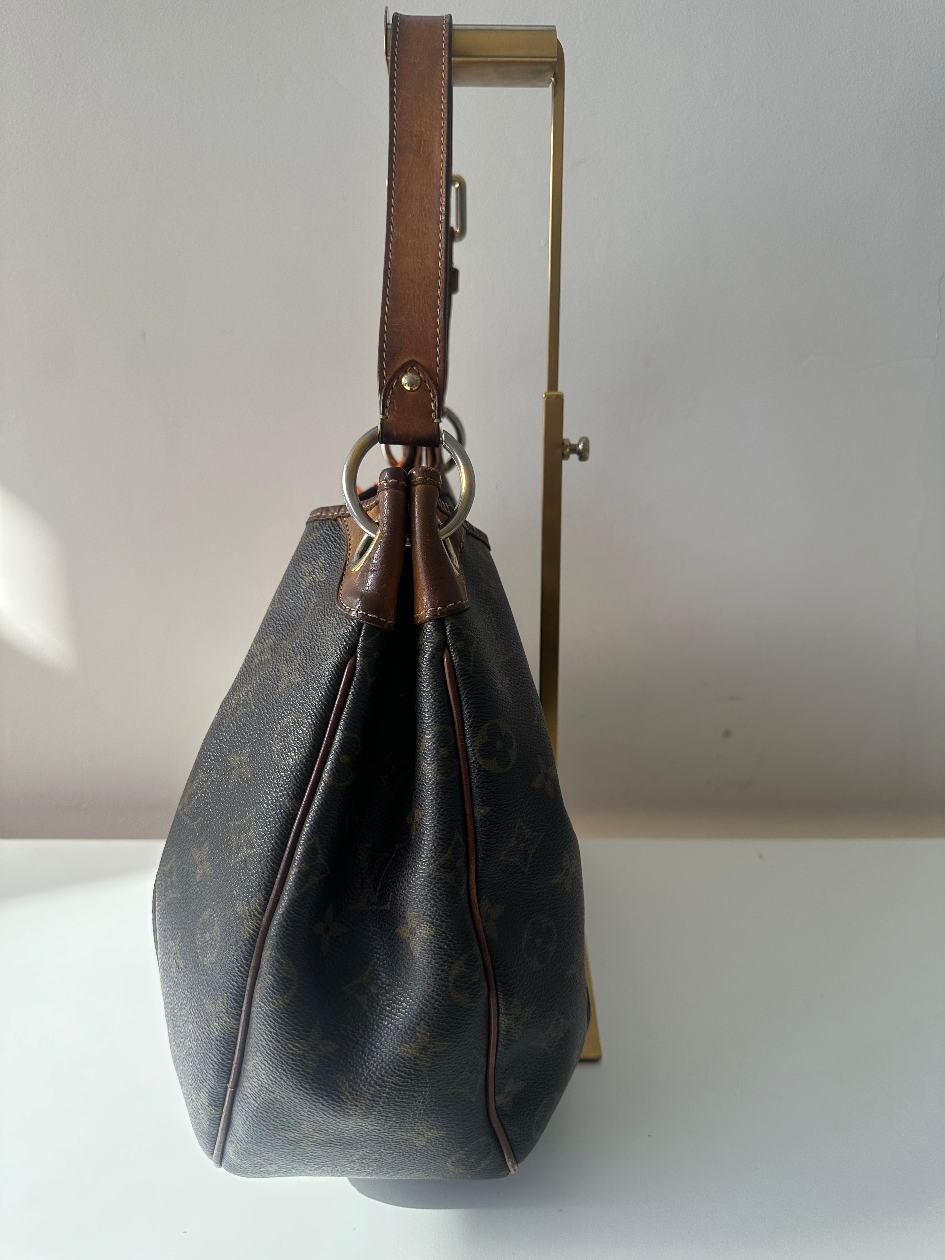 Louis Vuitton Galliera PM