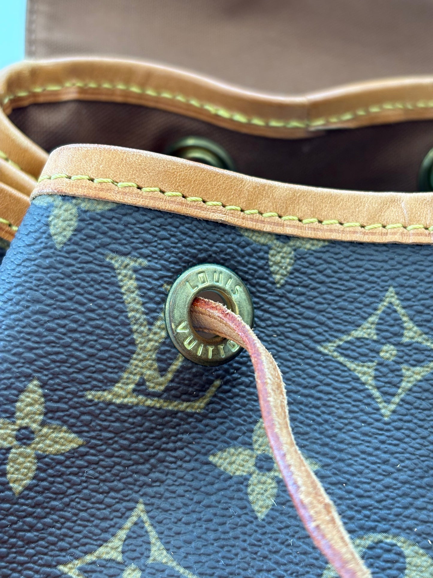 018347 - Louis Vuitton Montsouris MM