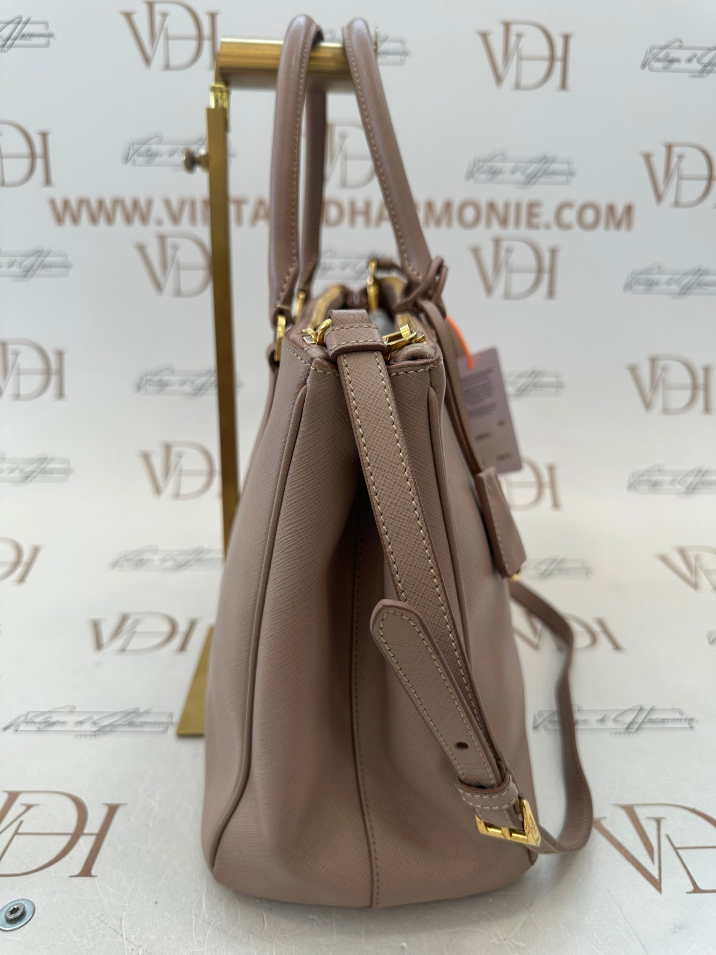 383142 - Prada Galleria