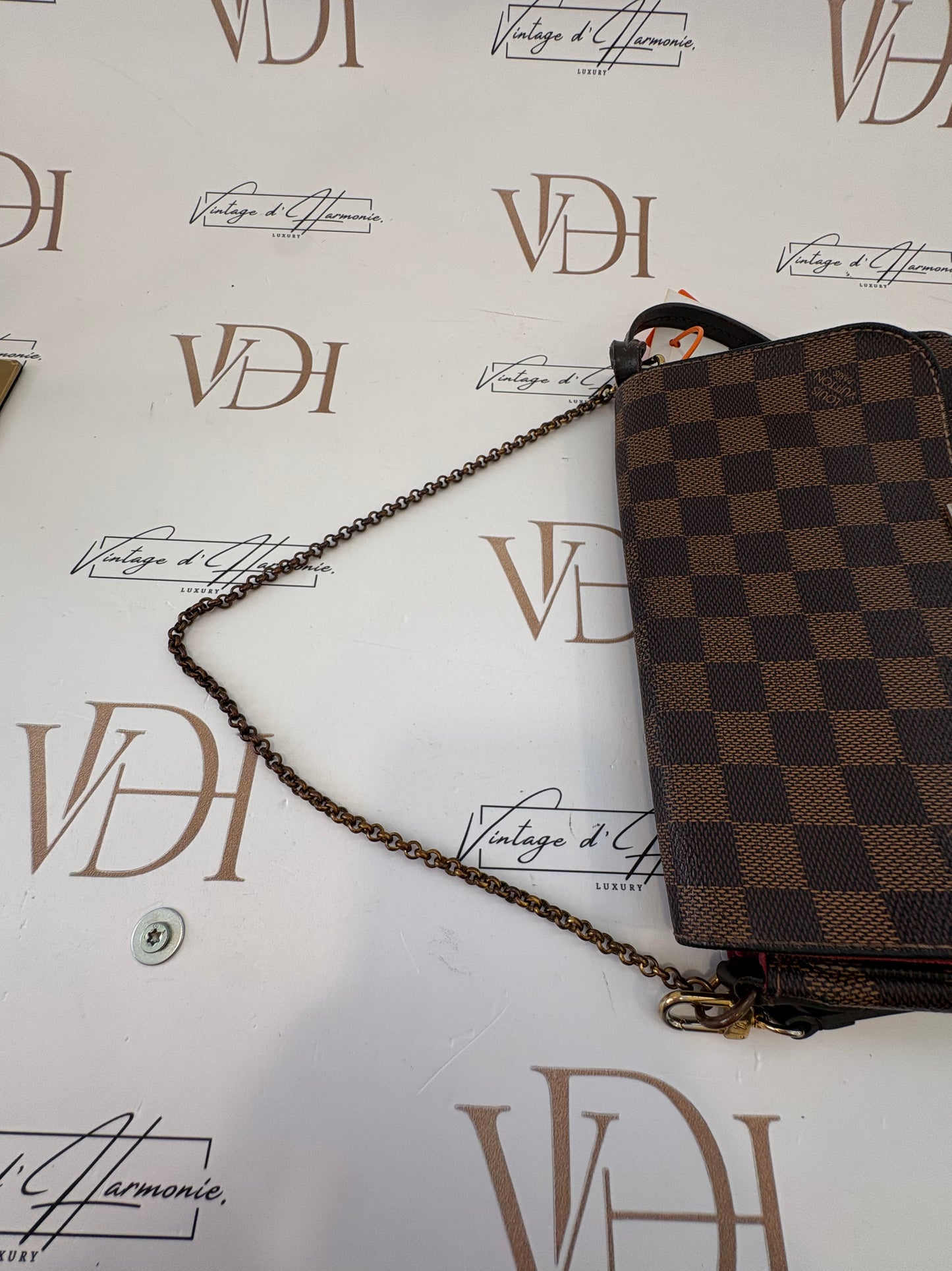 018727 - Louis Vuitton Favorite MM