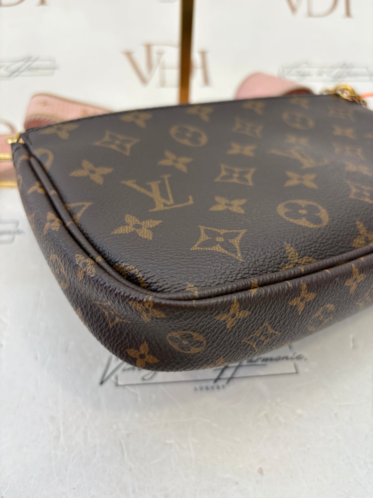 383754 - Louis Vuitton Multipochette