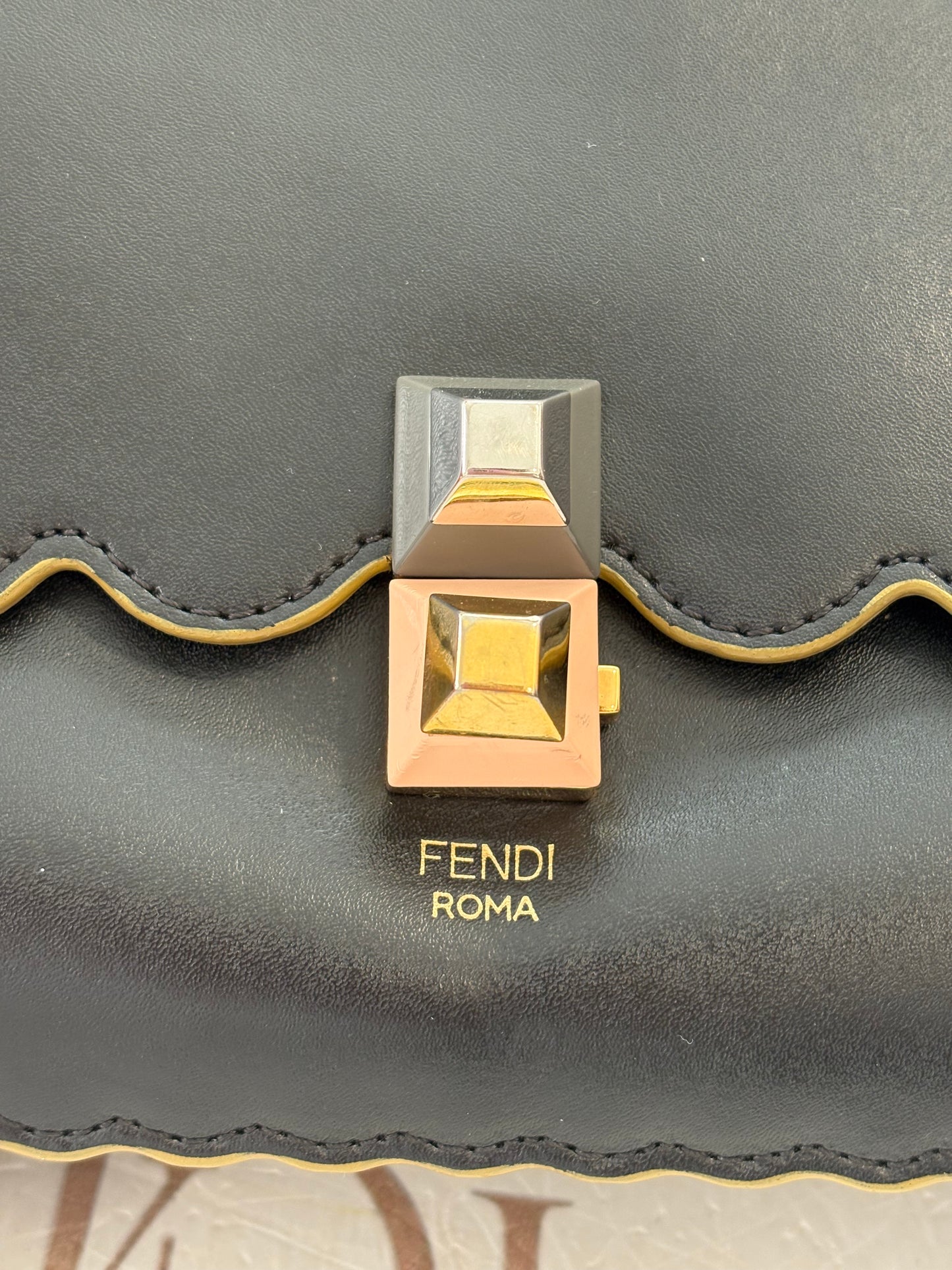 200740 - Fendi Kan