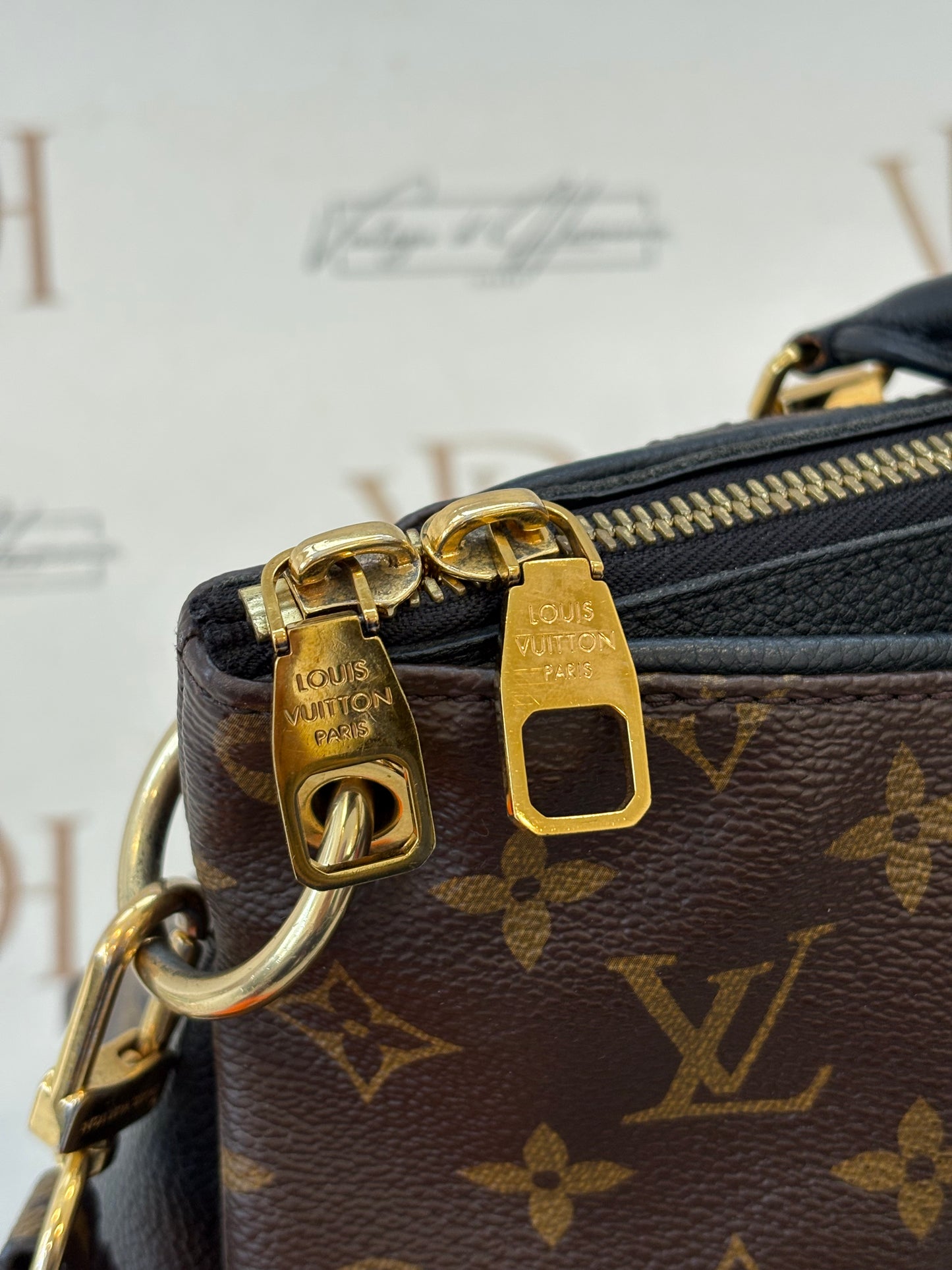 201176 - Louis Vuitton Pallas
