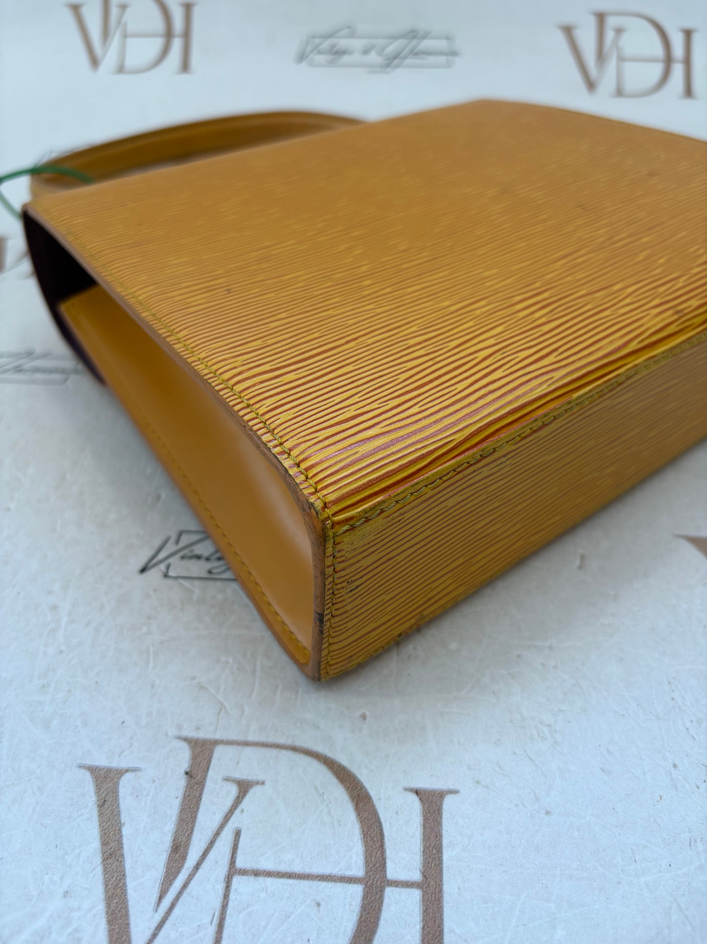 017160 - Louis Vuitton Malesherbes