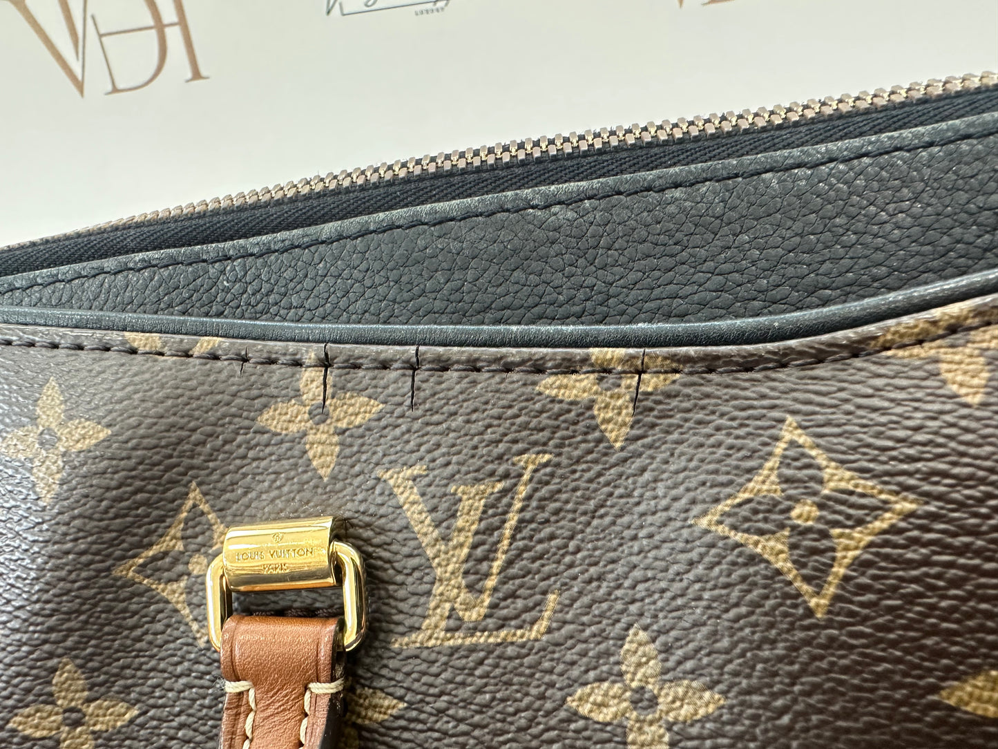 017896 - Louis Vuitton Pallas