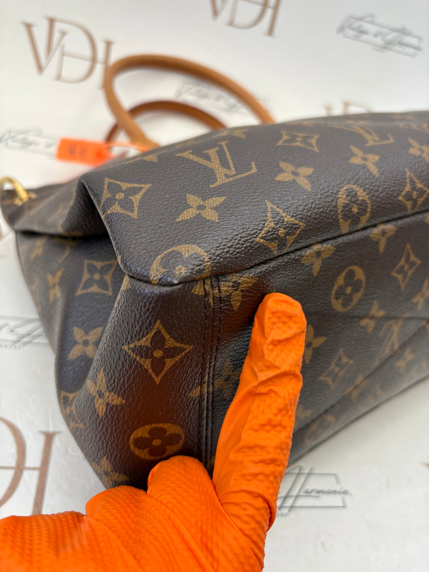 383395 - Louis Vuitton Pallas