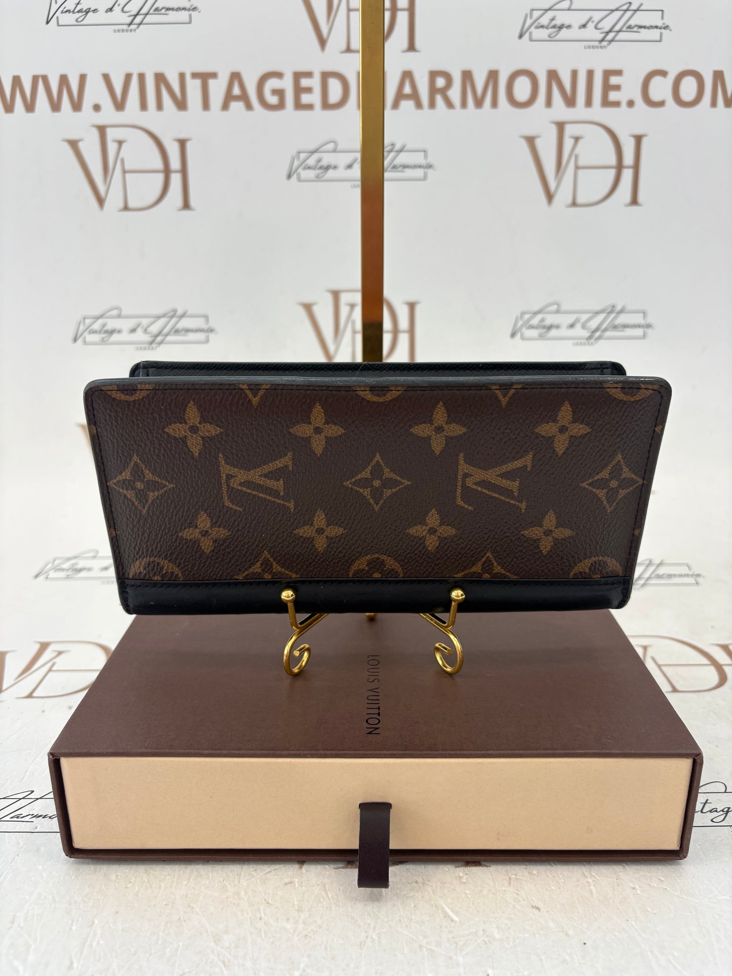 017068 - Louis Vuitton Wallet